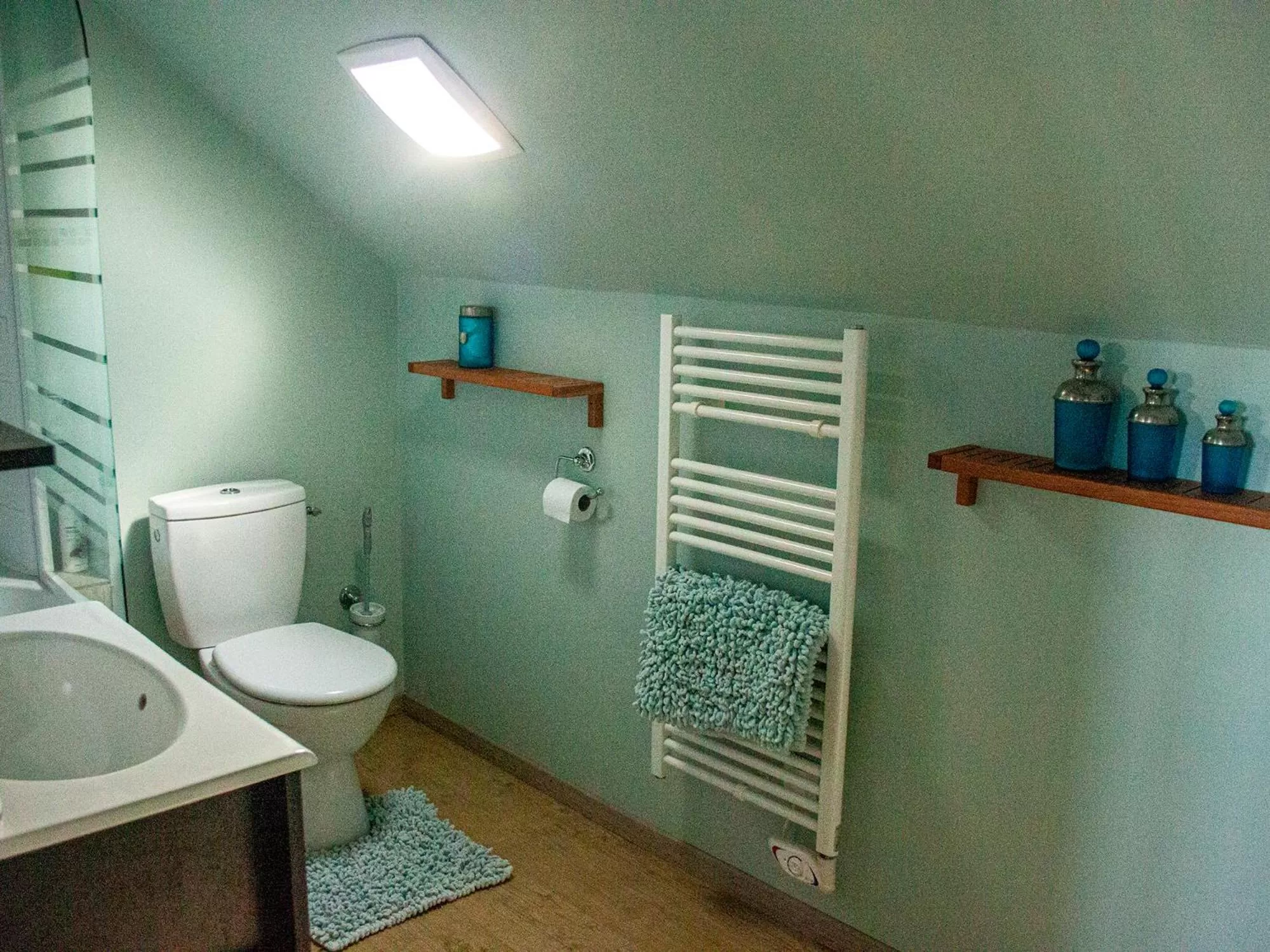 Shower in Vue sur la Vezere