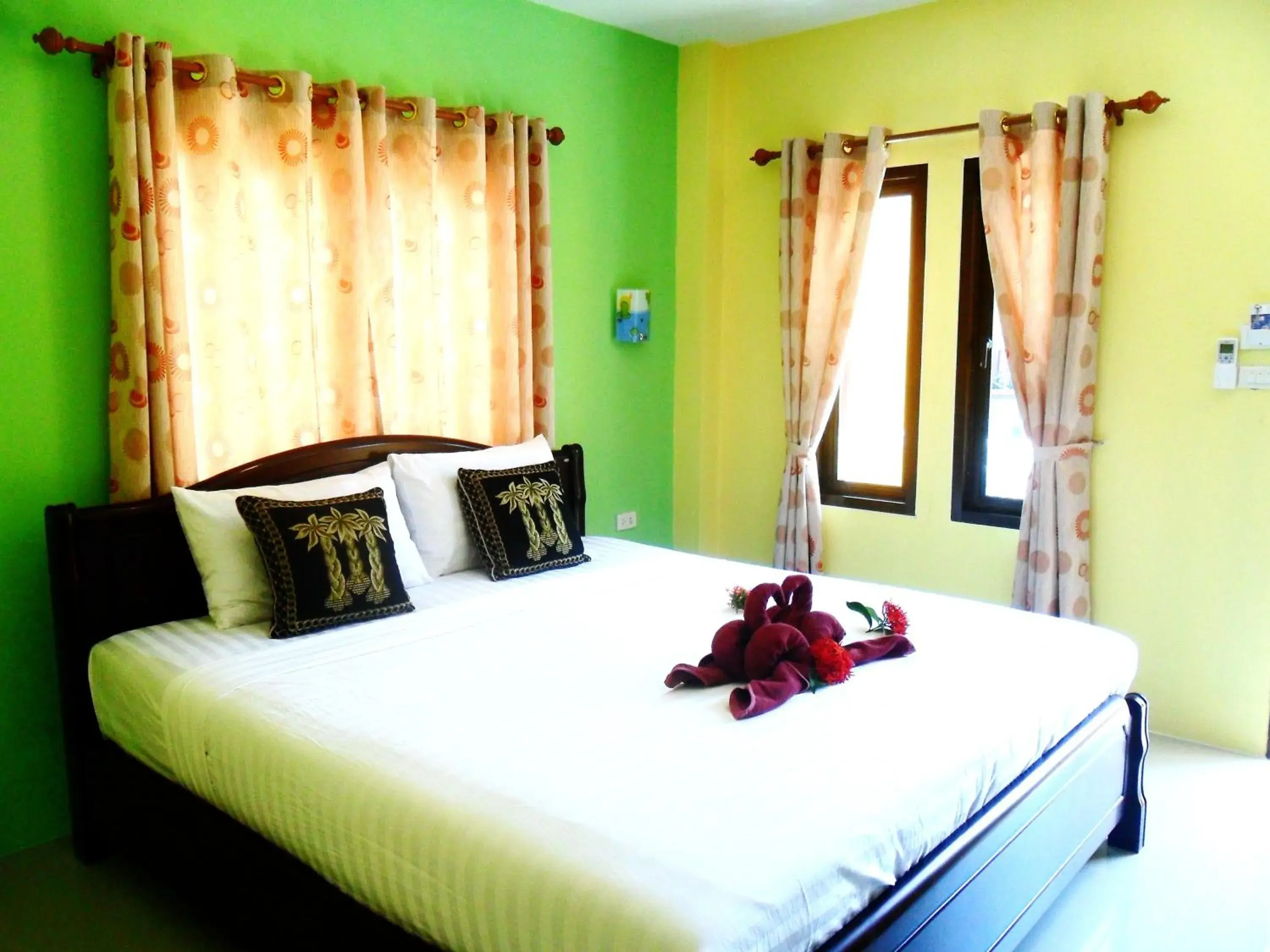 Bed in Lanta New Beach Bungalows - SHA Plus