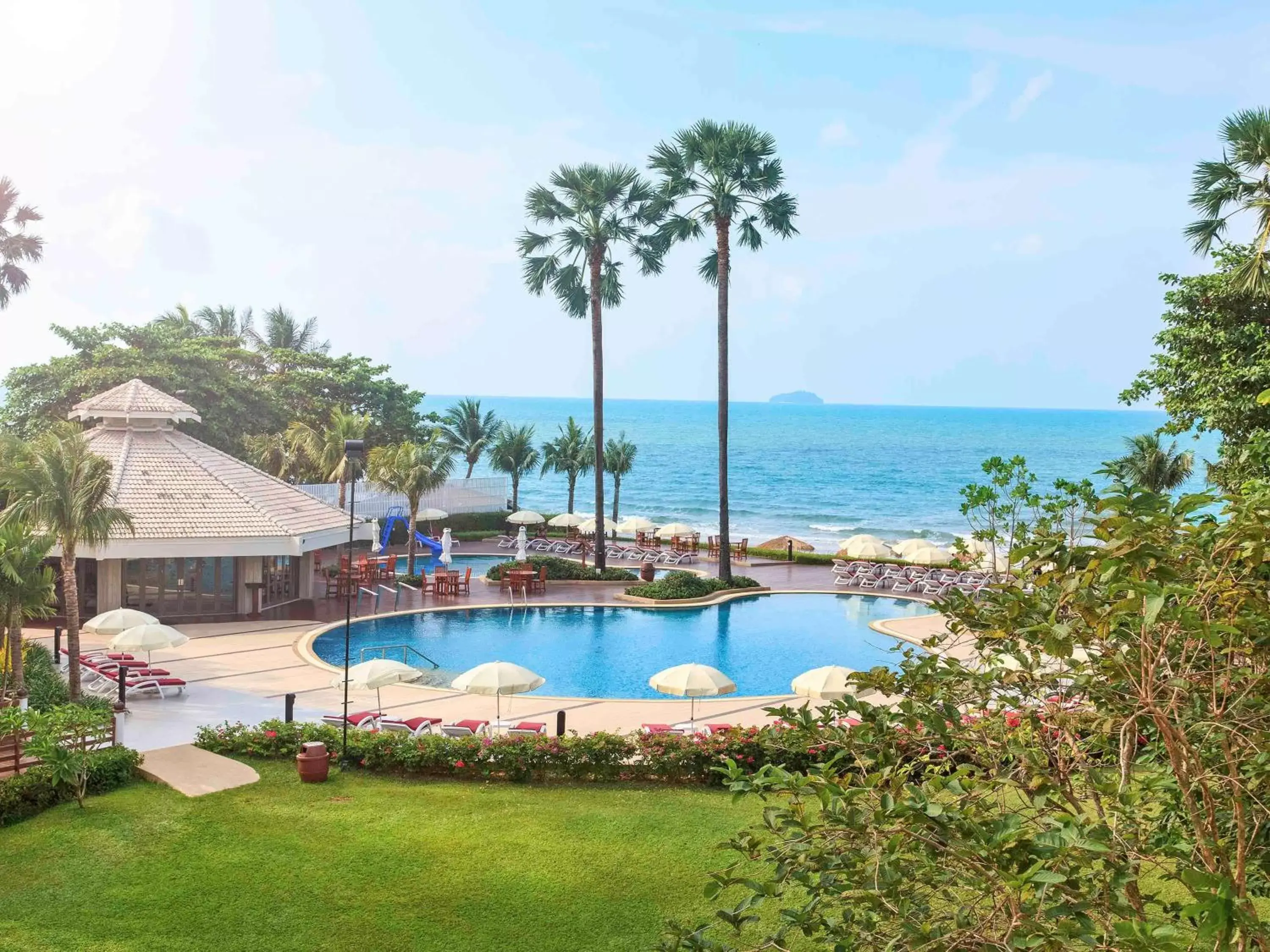 Pool view, Swimming Pool in Novotel Rayong Rim Pae Resort