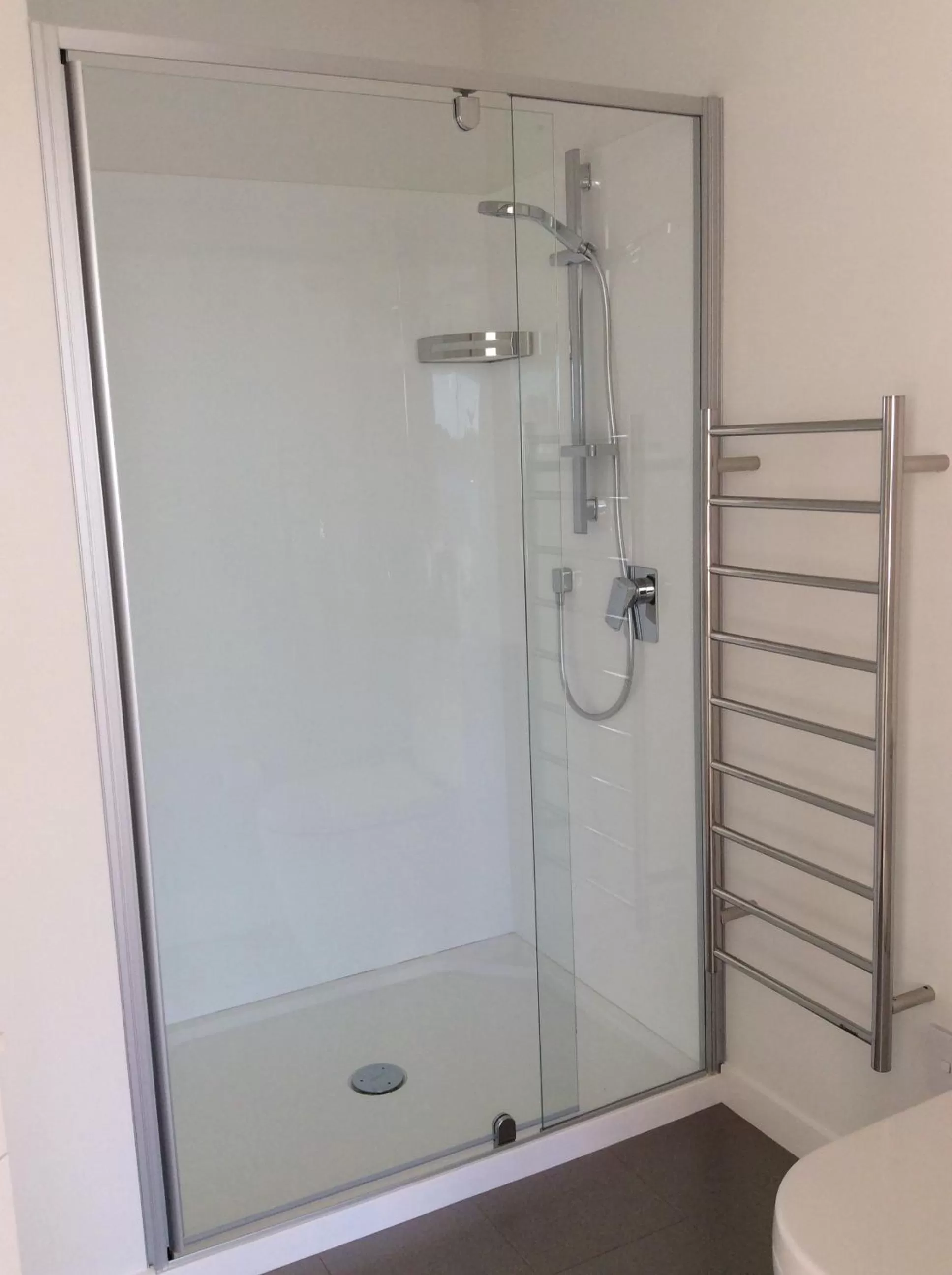 Shower, Bathroom in Ātahu