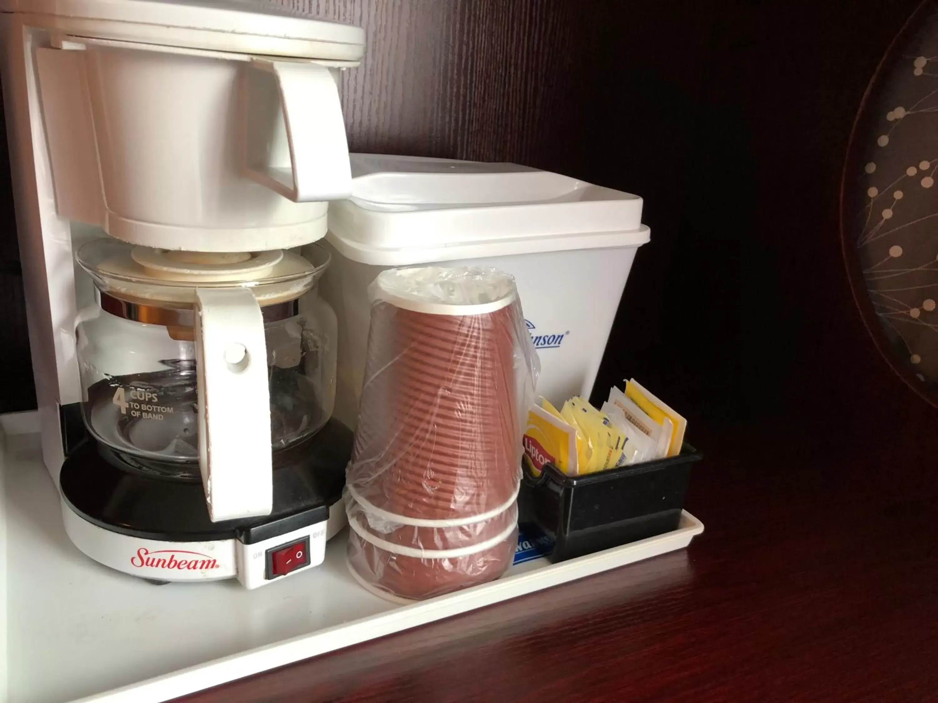 Coffee/tea facilities in Howard Johnson by Wyndham Salem