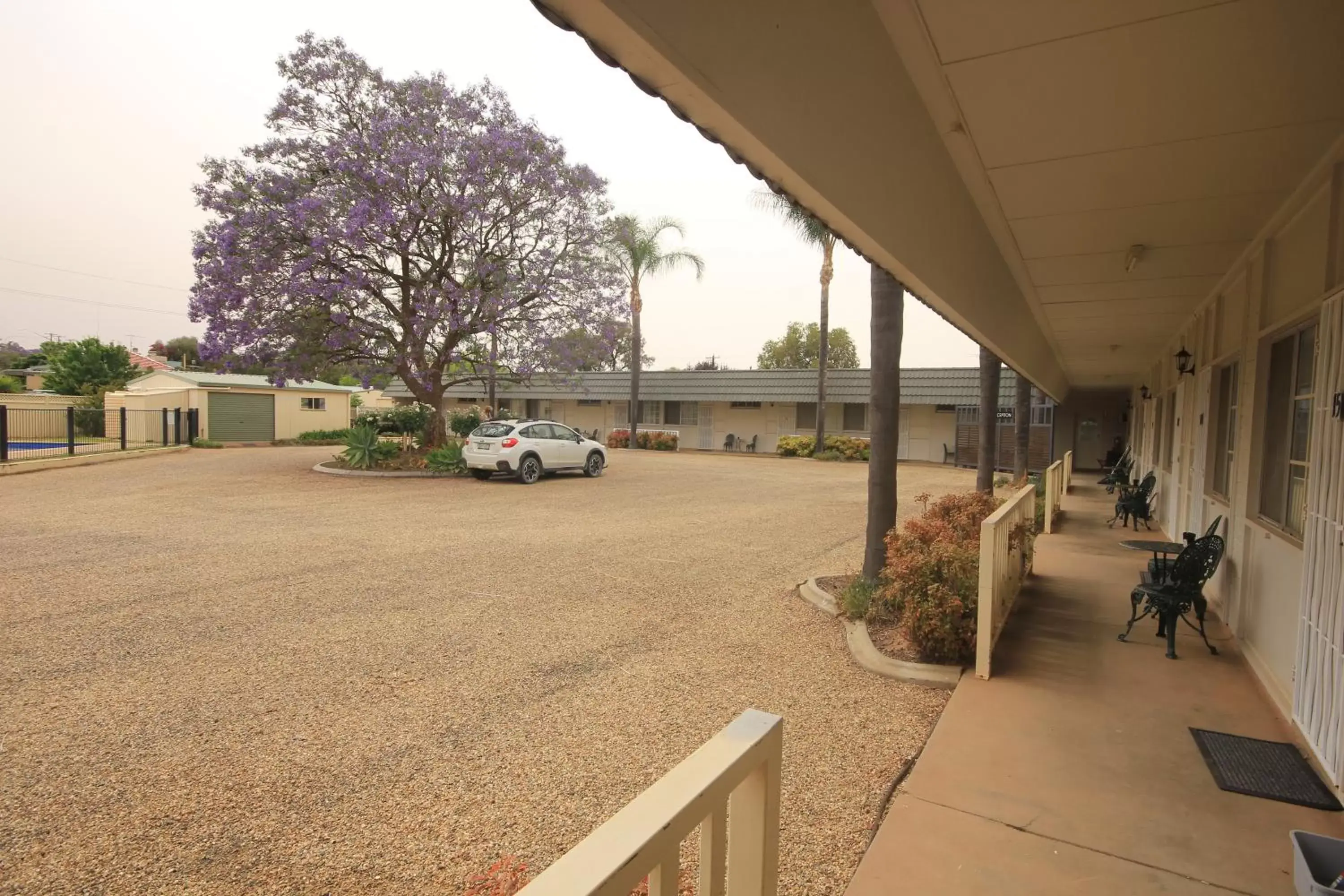 Patio in Aromet Motor Inn