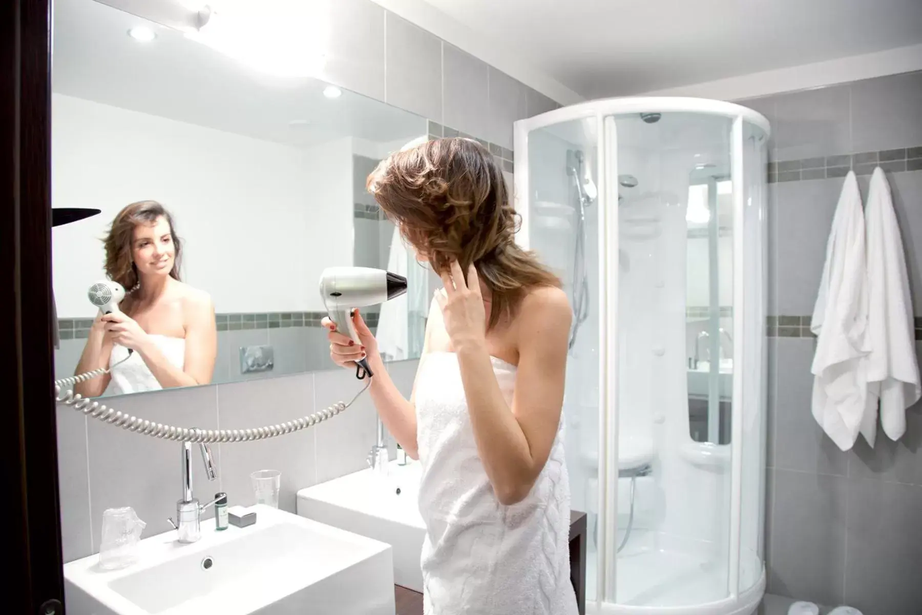 Shower in Vercelli Palace Hotel