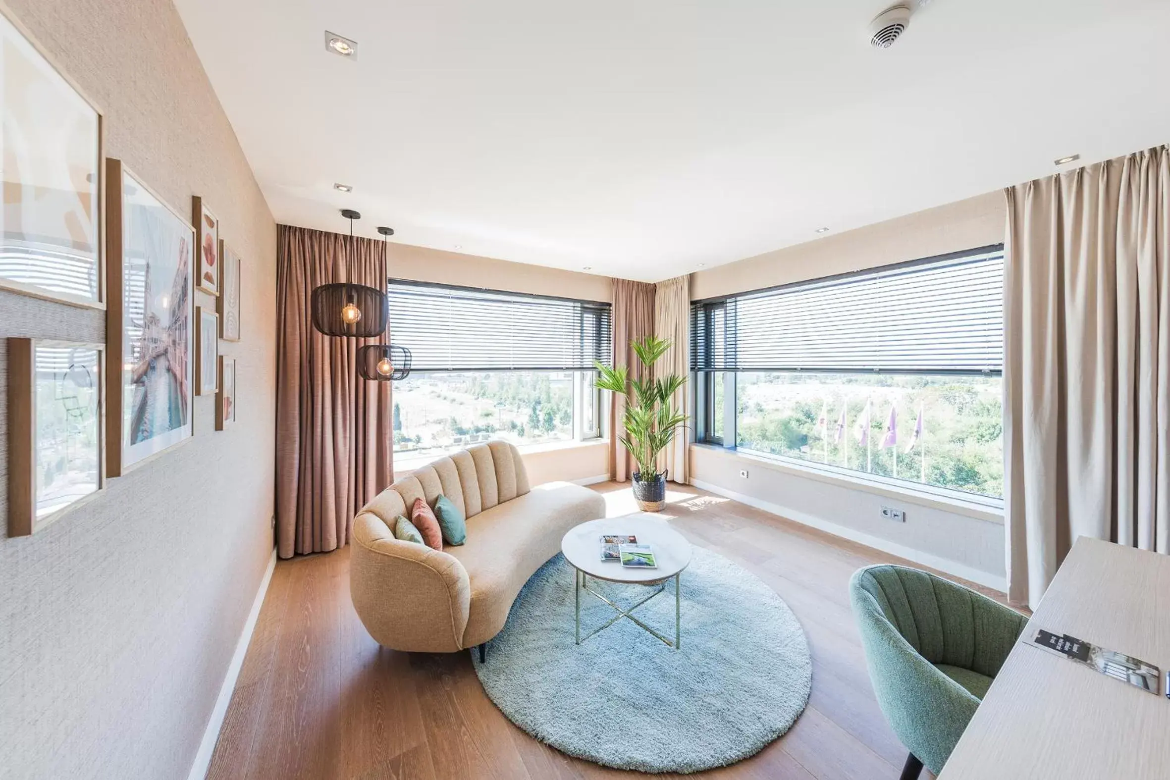 Photo of the whole room, Bed in Van der Valk Hotel Düsseldorf Photo of the whole room, Bed in Van der Valk Hotel Düsseldorf