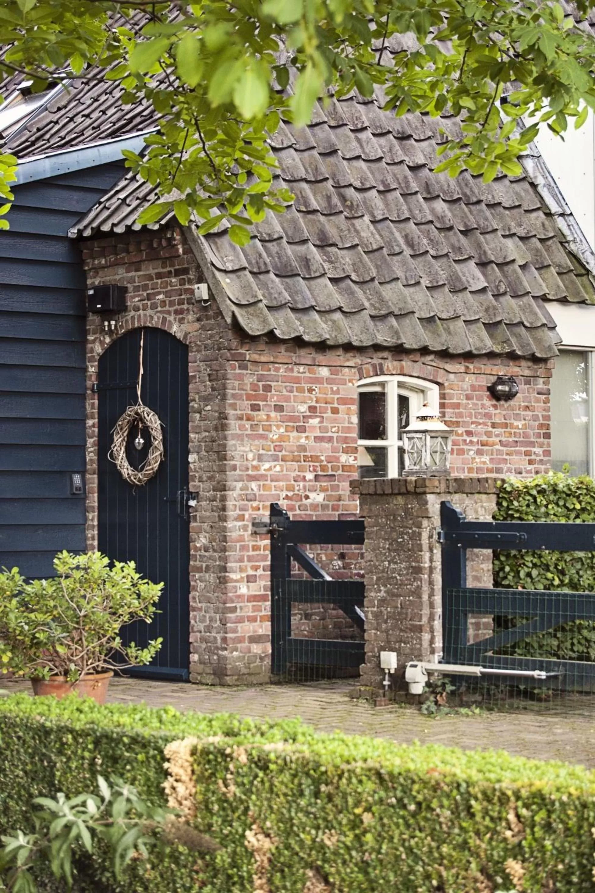 Property building in Landrop Bed & Breakfast