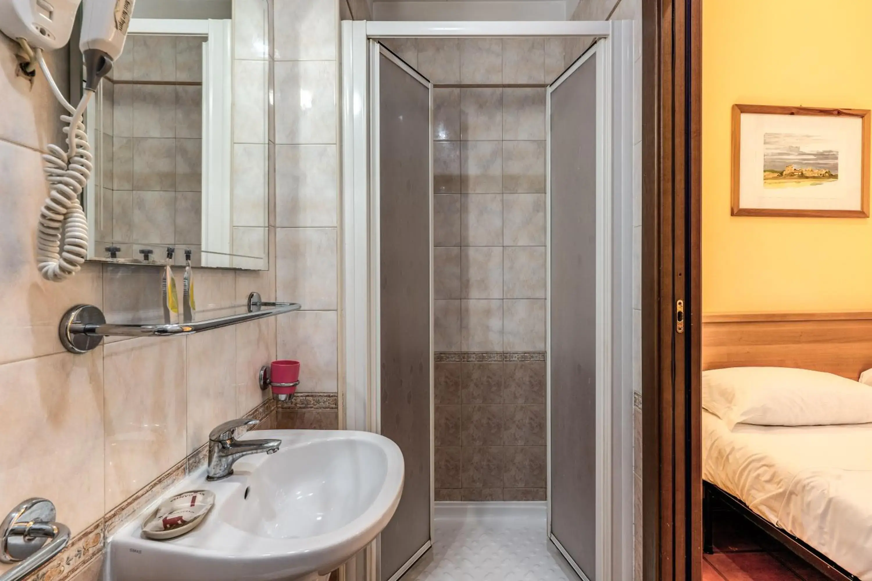 Double or Twin Room in Hotel Pomezia Double or Twin Room in Hotel Pomezia