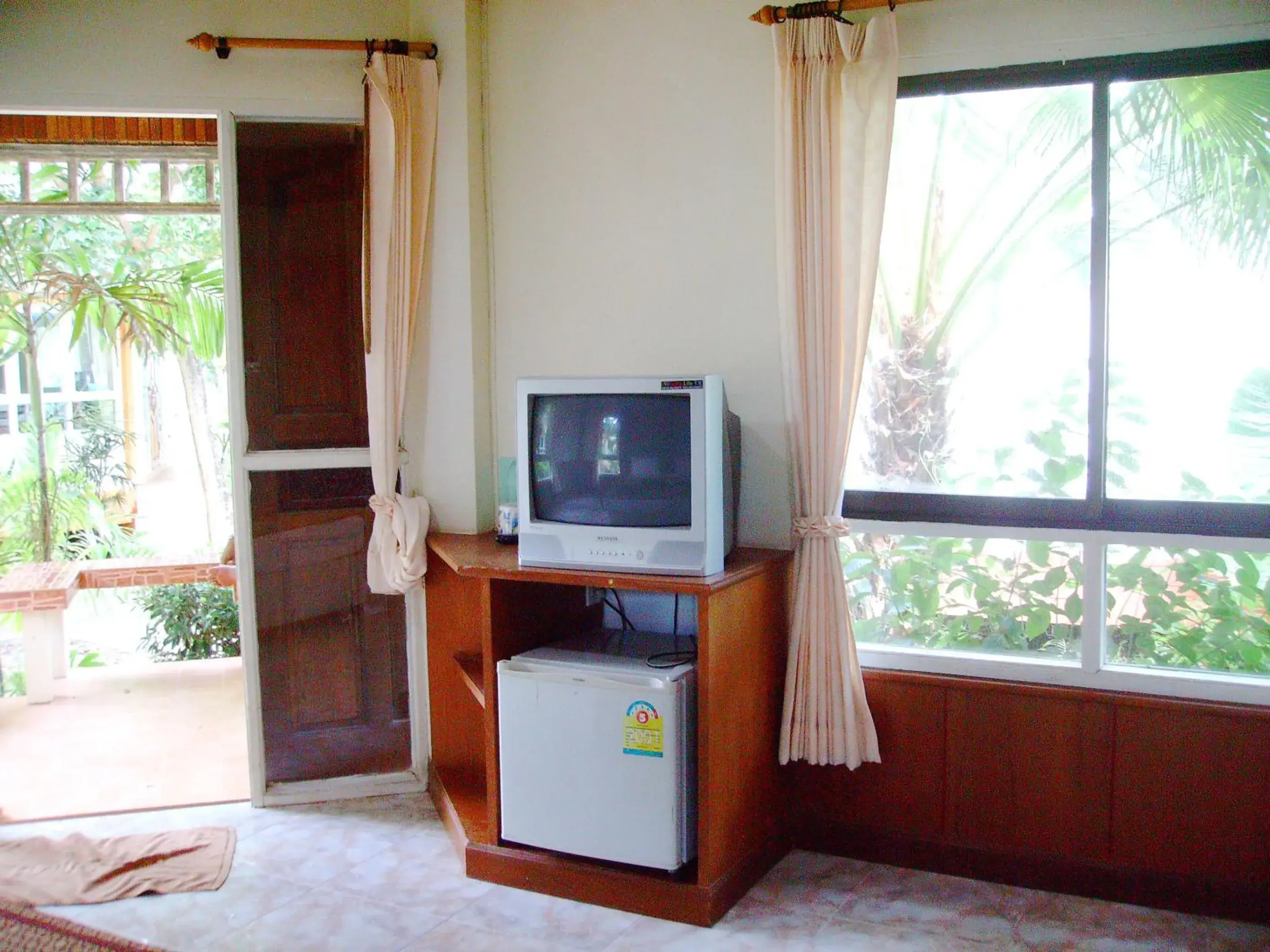 TV and multimedia, TV/Entertainment Center in Lanta Palm Beach Resort