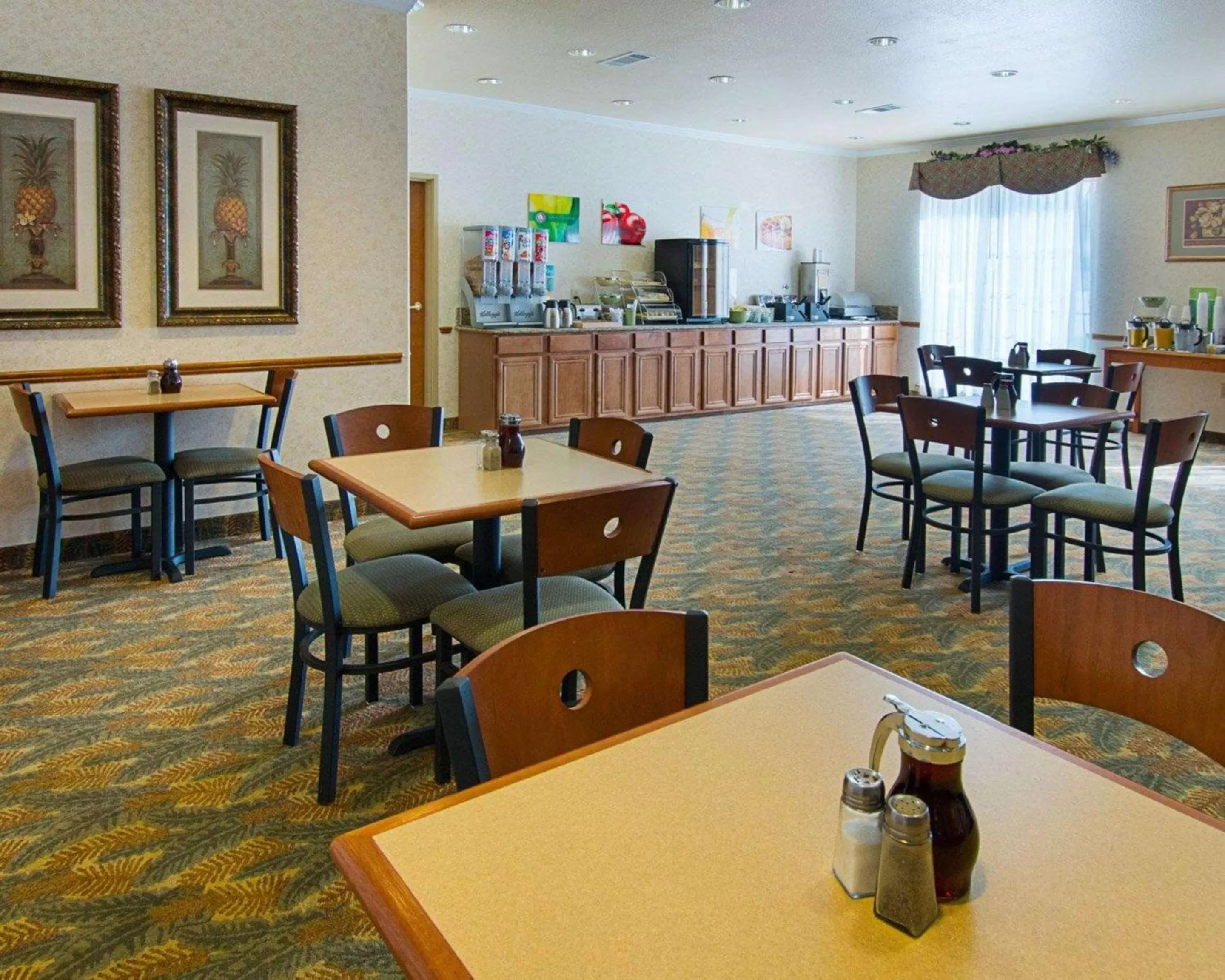 Restaurant/places to eat in Quality Inn & Suites Glen Rose