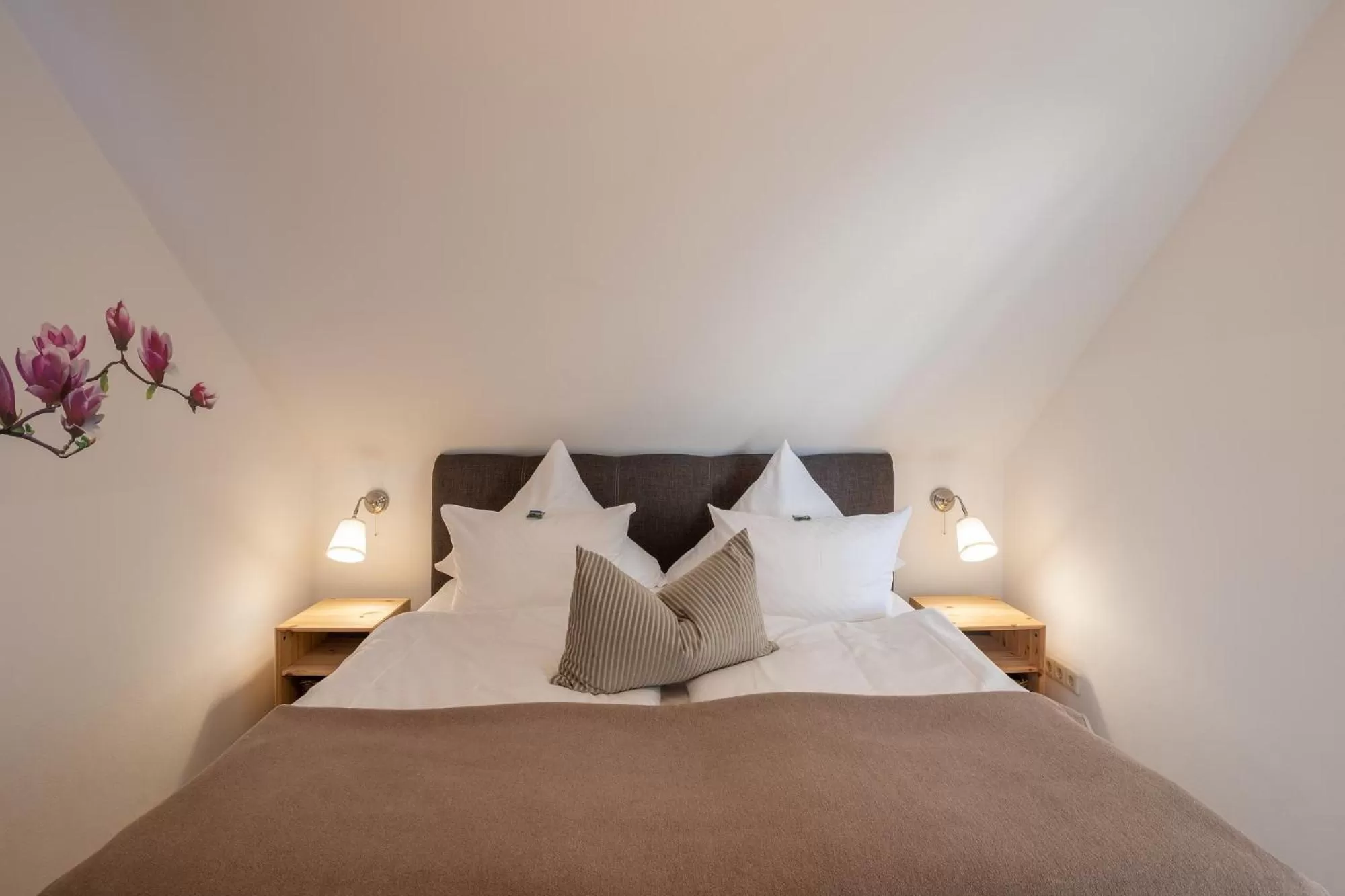 Bed in Seehotel Lindenhof