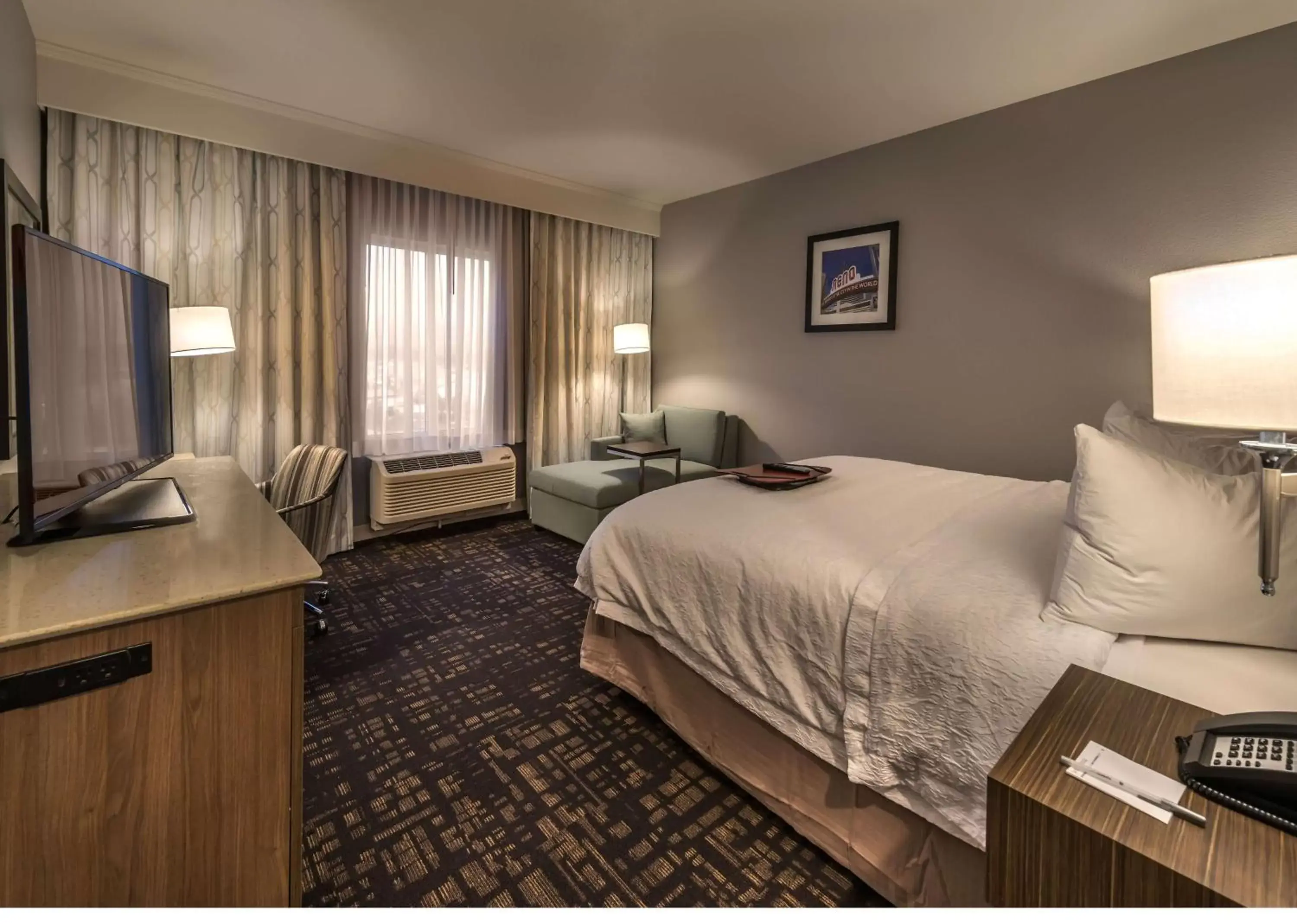 Bed, TV/Entertainment Center in Hampton Inn & Suites - Reno West, NV