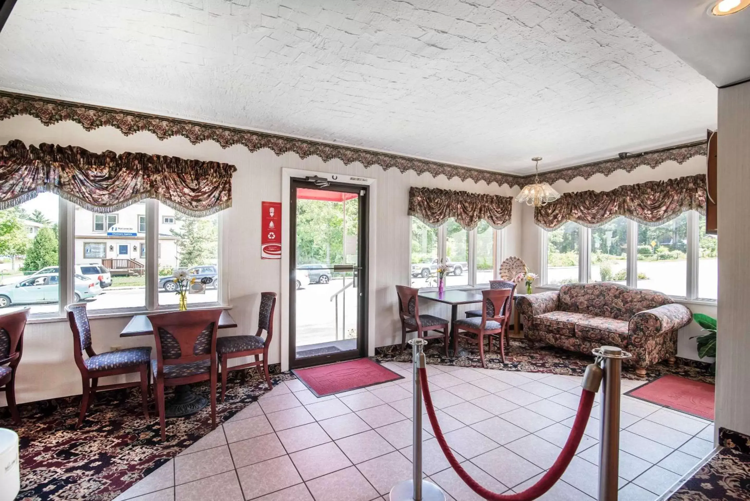 Lobby or reception, Seating Area in Econo Lodge Brattleboro