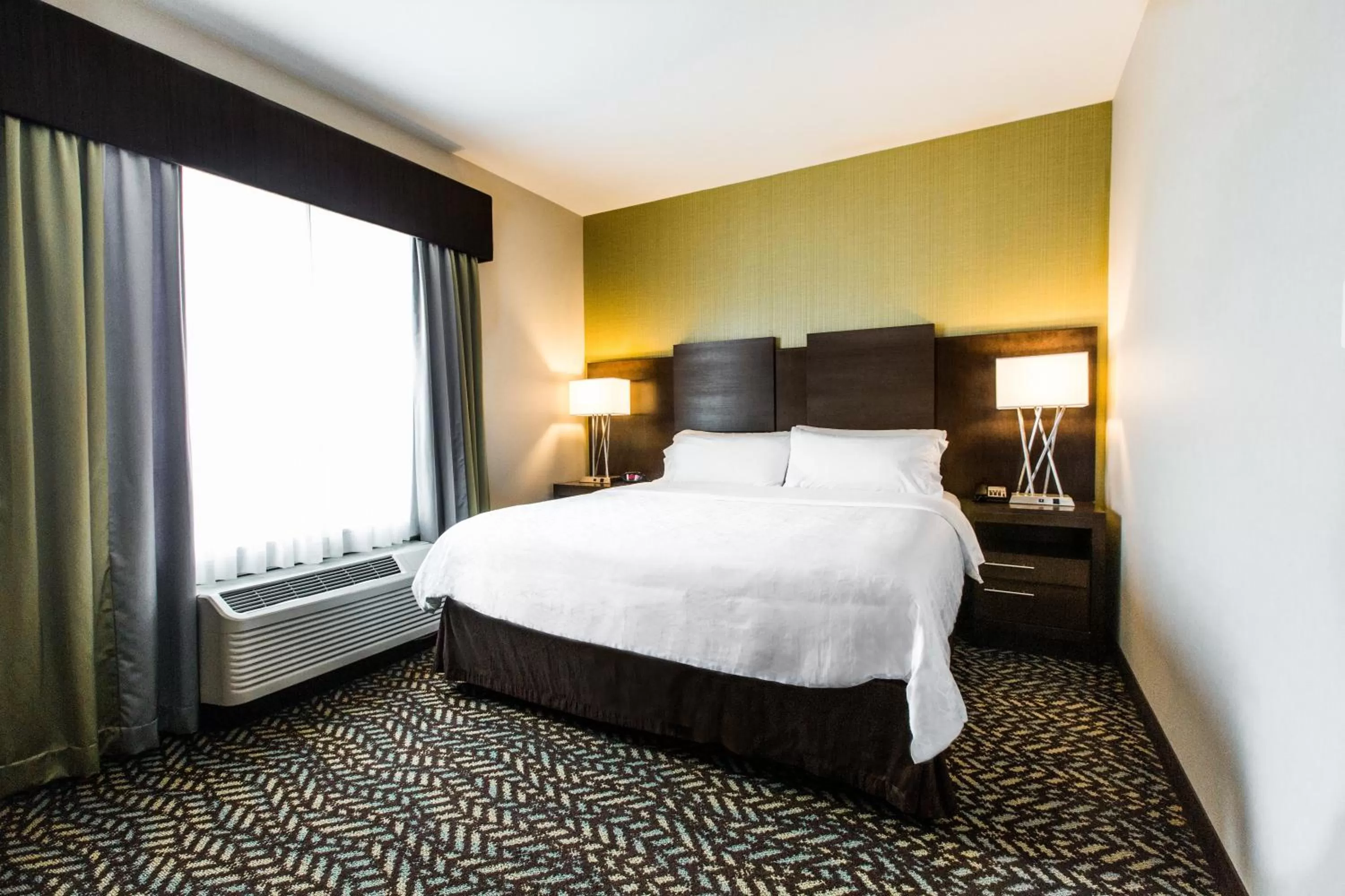 Photo of the whole room, Bed in Holiday Inn Express & Suites Spruce Grove - Stony Plain by IHG