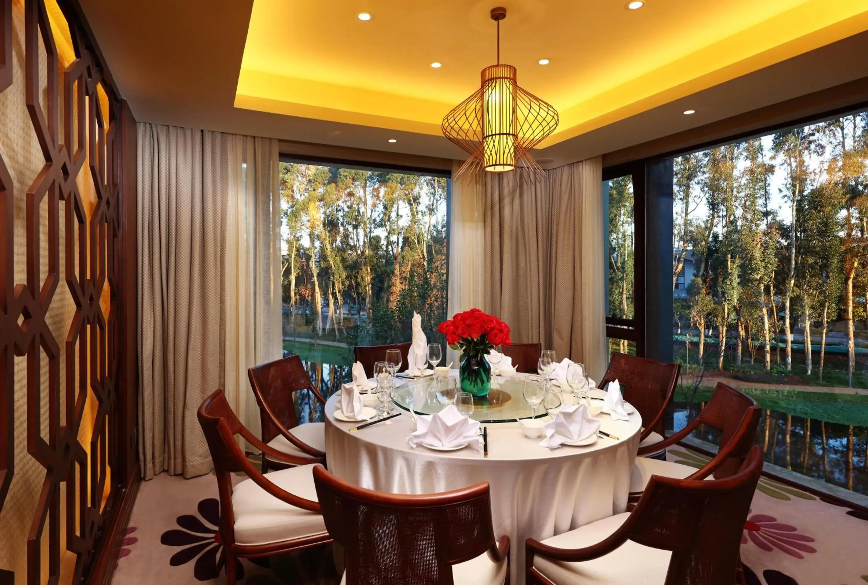 Restaurant/Places to Eat in HUALUXE Hotels & Resorts Kunming, an IHG Hotel