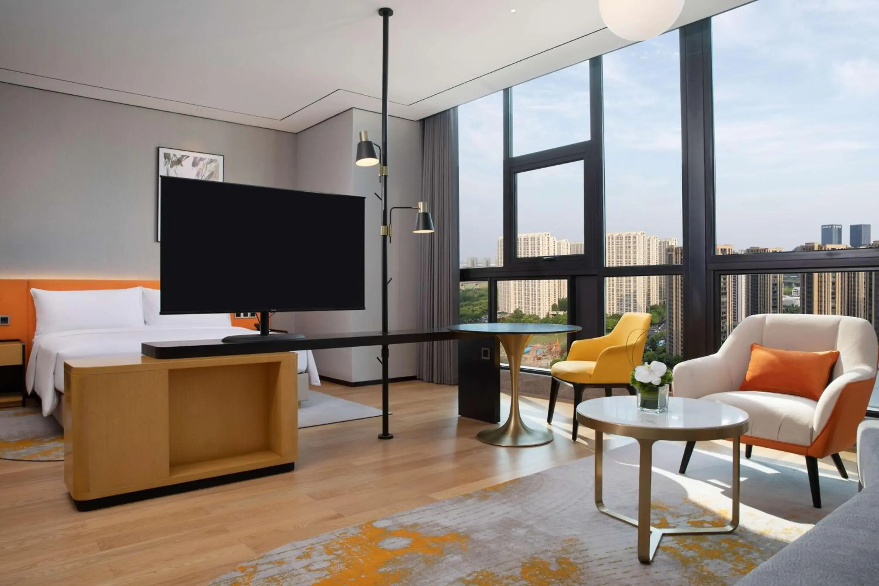 Living room, TV/Entertainment Center in Hilton Garden Inn Hangzhou Xiaoshan