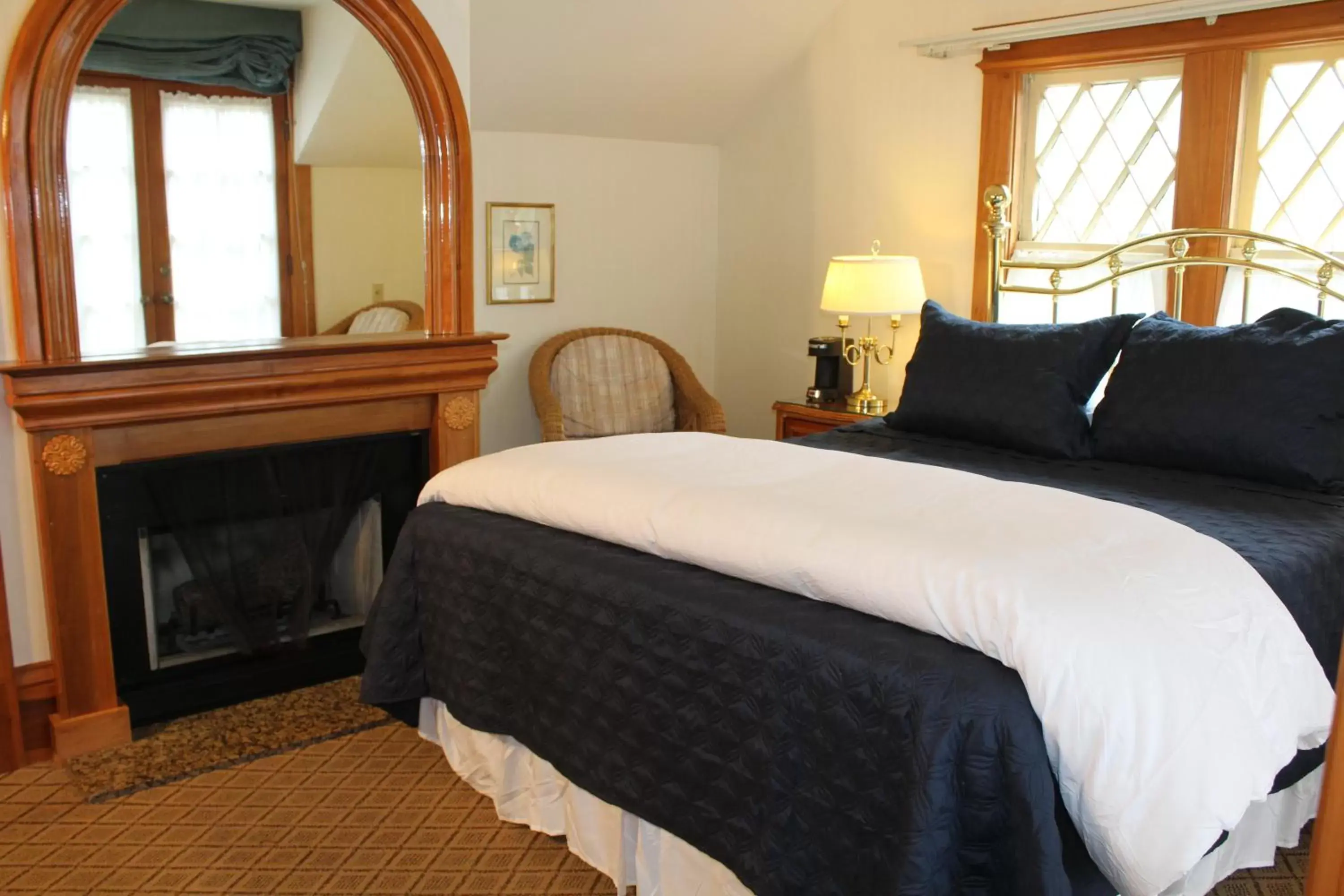 Bed in Pacific Grove Inn