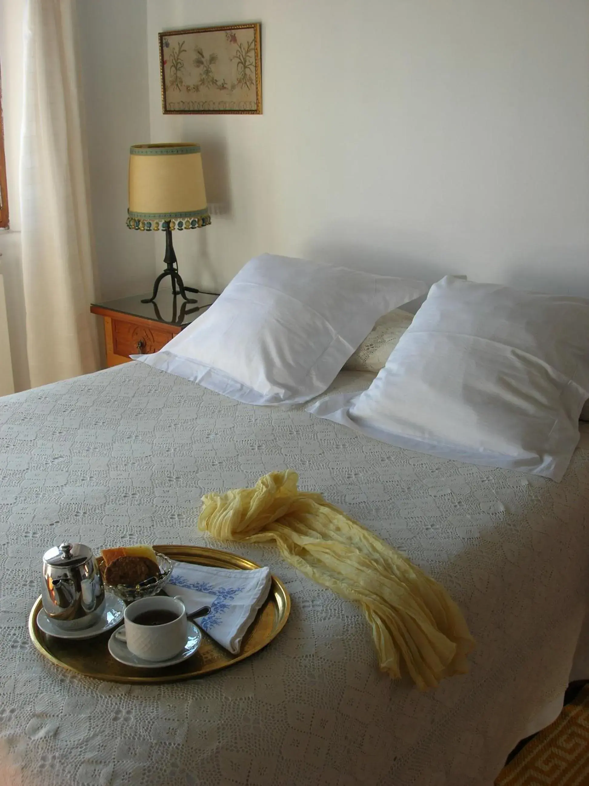 Decorative detail, Bed in Hotel Santa Isabel La Real