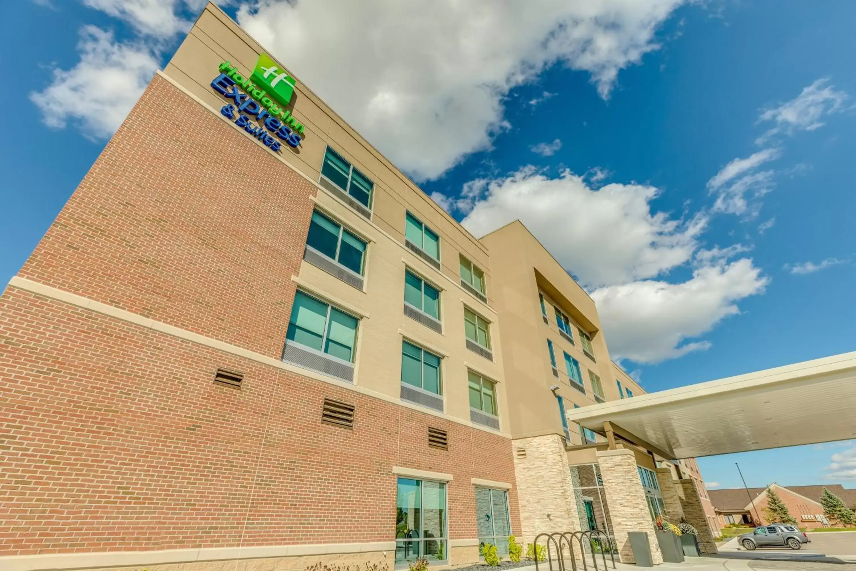 Property Building in Holiday Inn Express & Suites - Okemos - University Area, an IHG Hotel