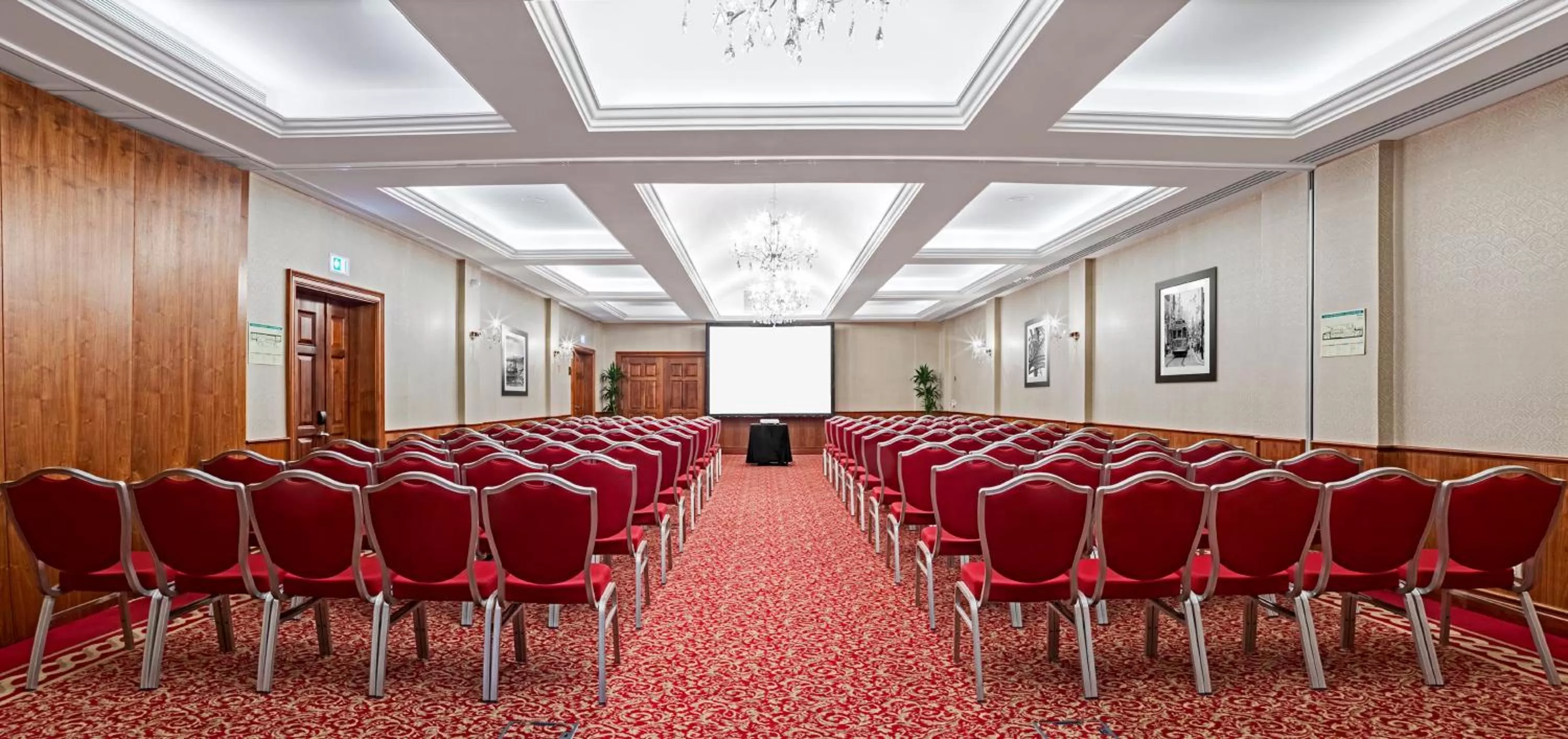 Meeting/conference room in InterContinental Porto - Palacio das Cardosas by IHG