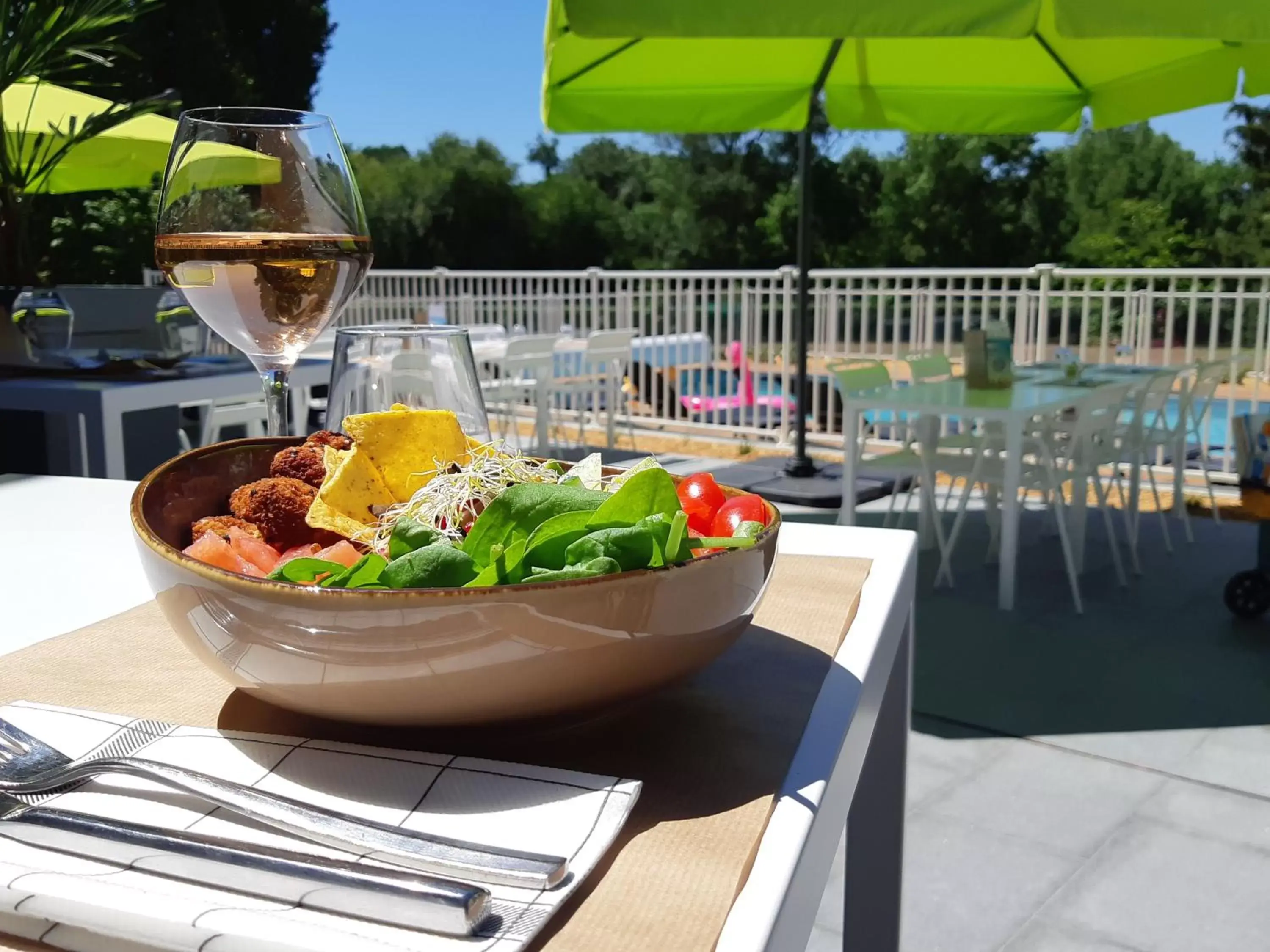 Patio in Novotel Le Mans