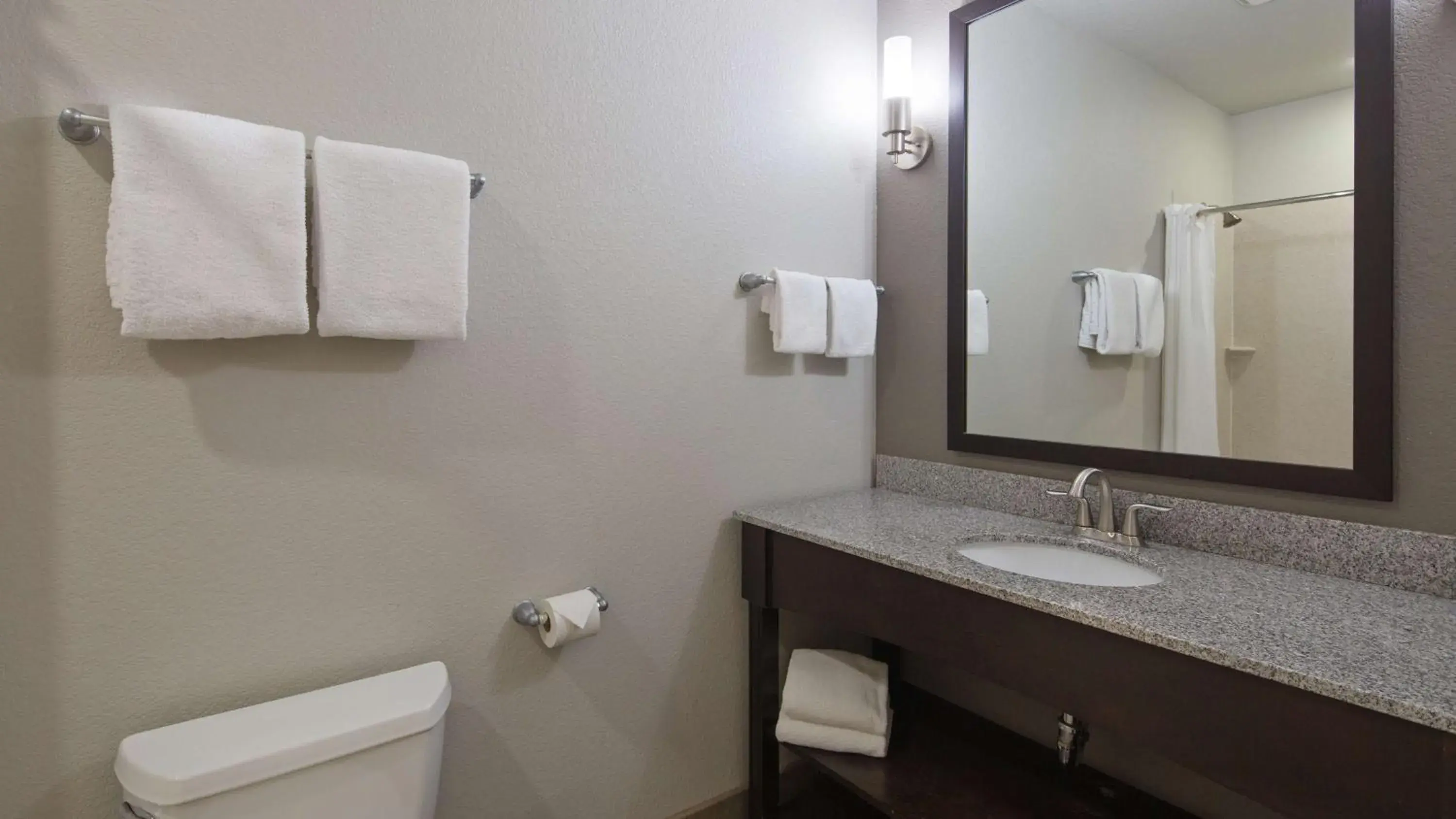 Bathroom in Best Western PLUS Austin Airport Inn & Suites