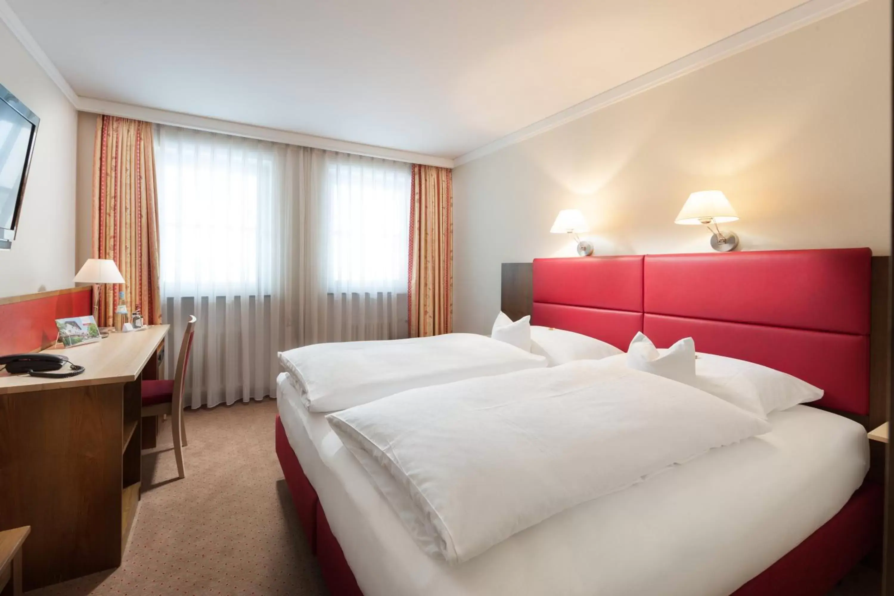 Bed in Hotel Hachinger Hof