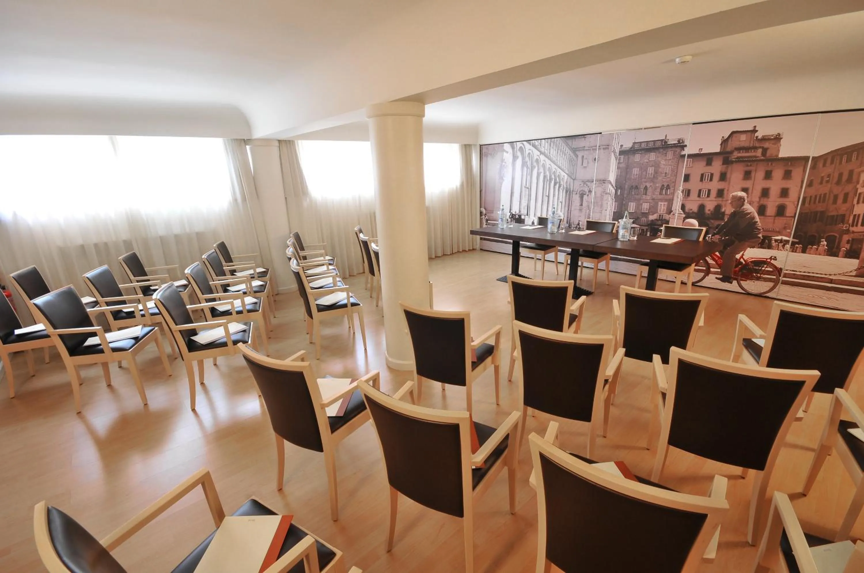 Business facilities in Albergo Celide