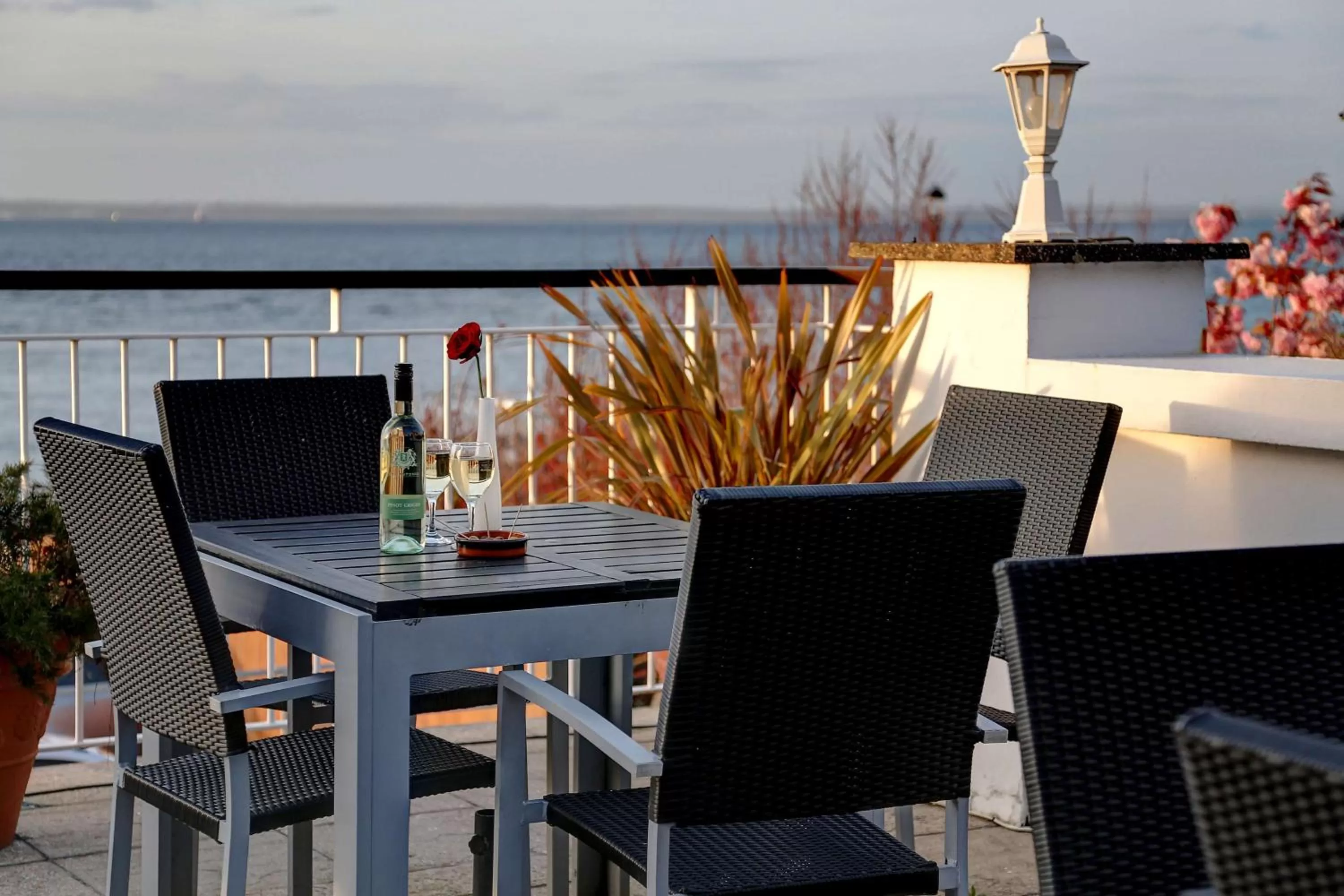 Restaurant/places to eat in BEST WESTERN New Holmwood Hotel