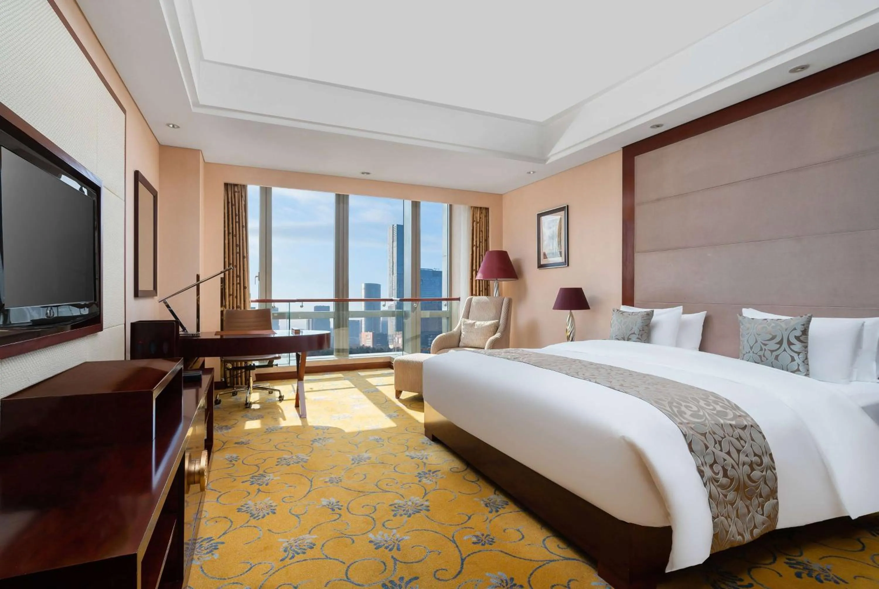 Photo of the whole room, Bed in Howard Johnson Tropical Garden Plaza Kunming