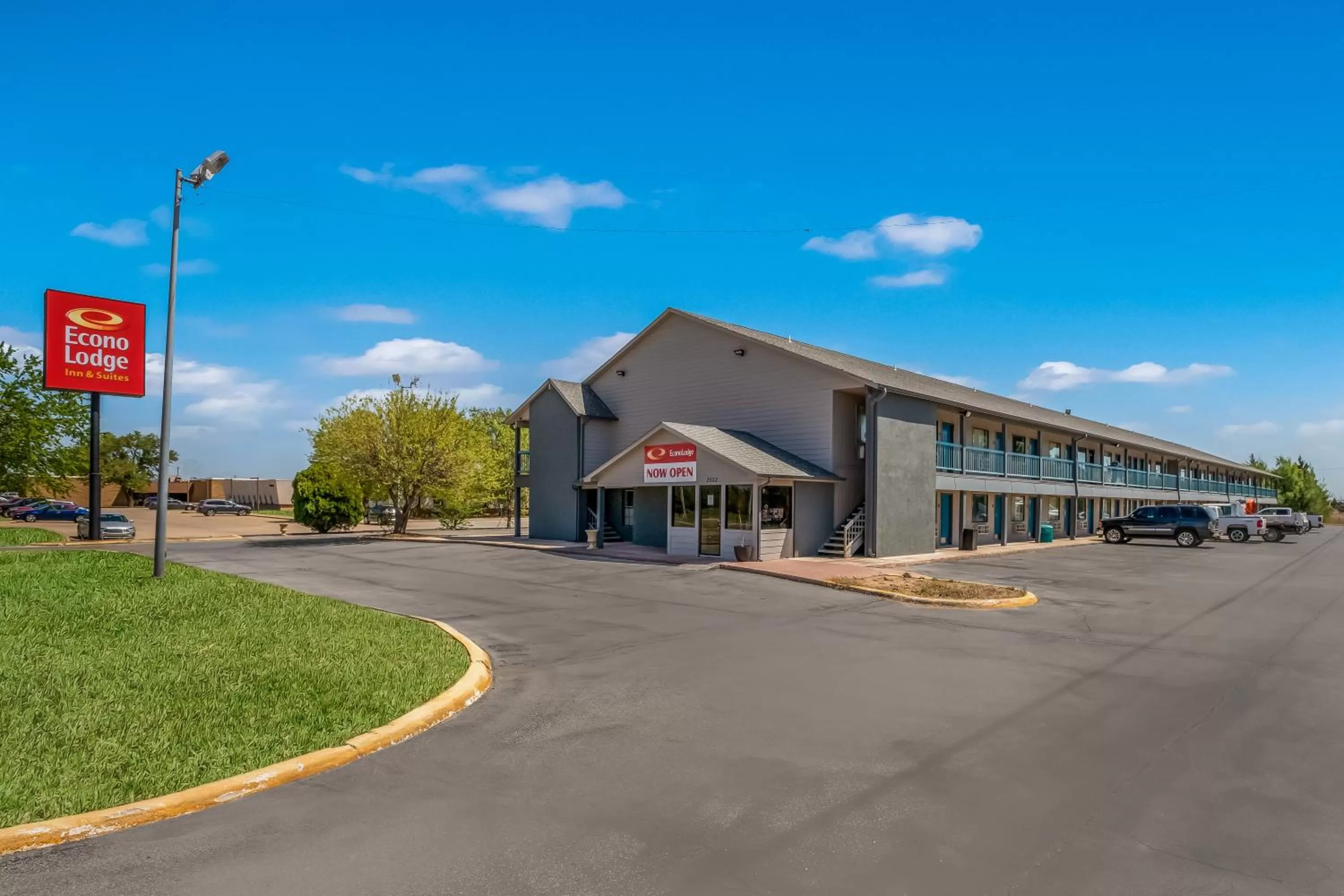 Property building in Econo Lodge Inn & Suites