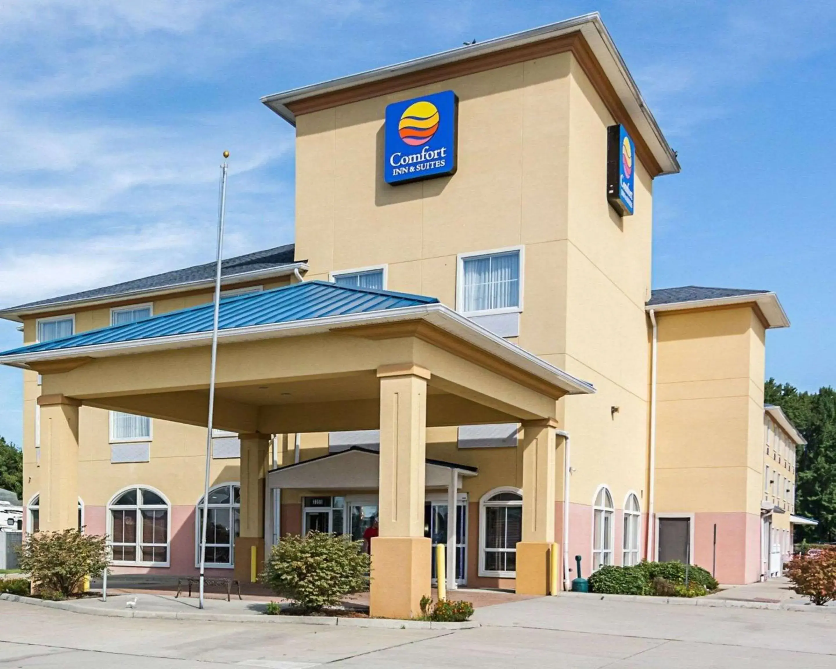 Property Building in Comfort Inn & Suites Chesapeake - Portsmouth