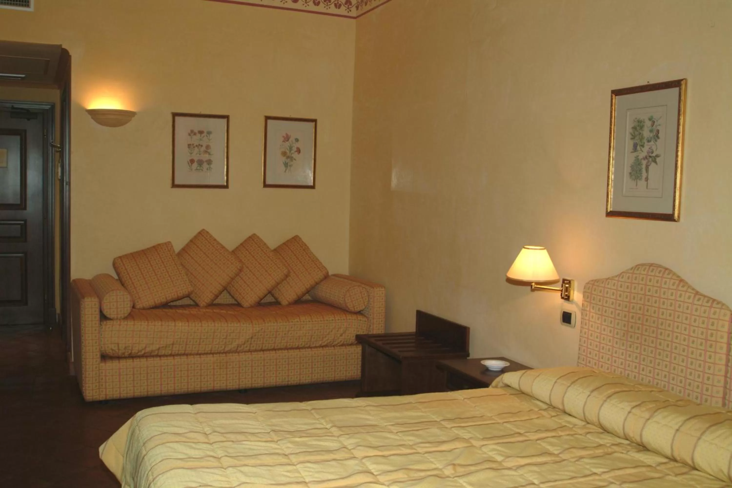 Bedroom, Bed in Hotel La Ville