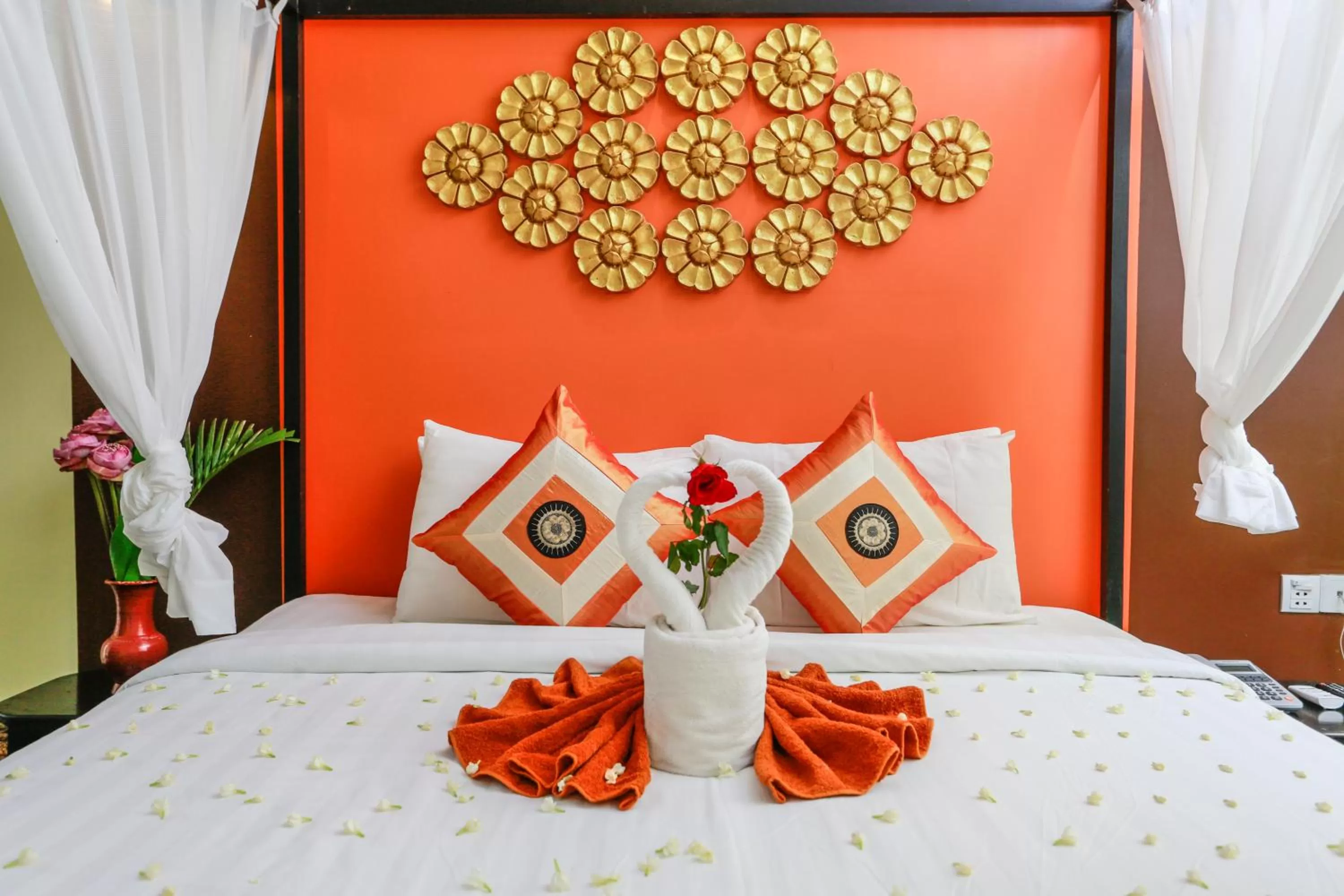 Bed in Home Indochine d'Angkor Hotel