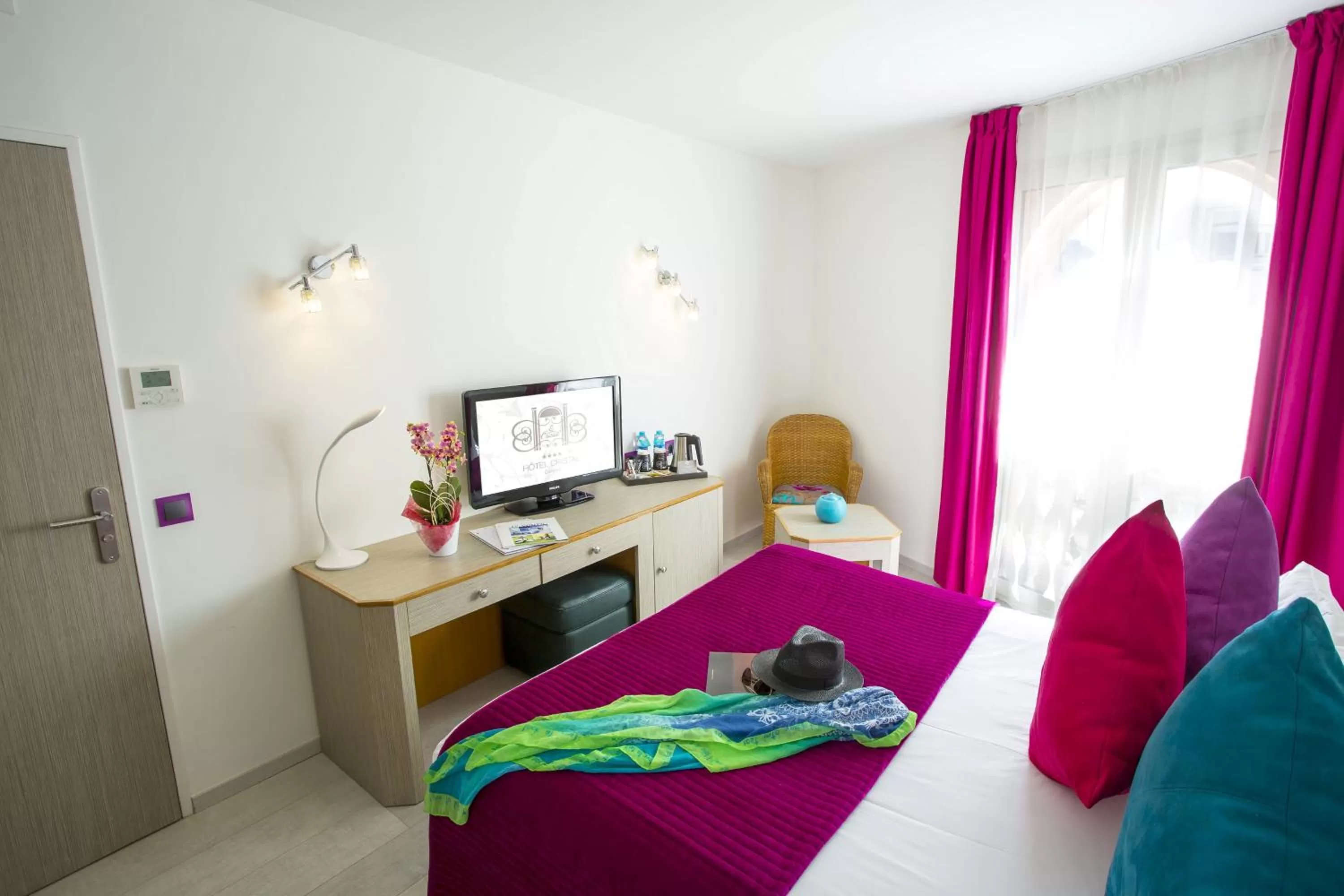 TV and multimedia, Bed in Cristal Hôtel & Spa