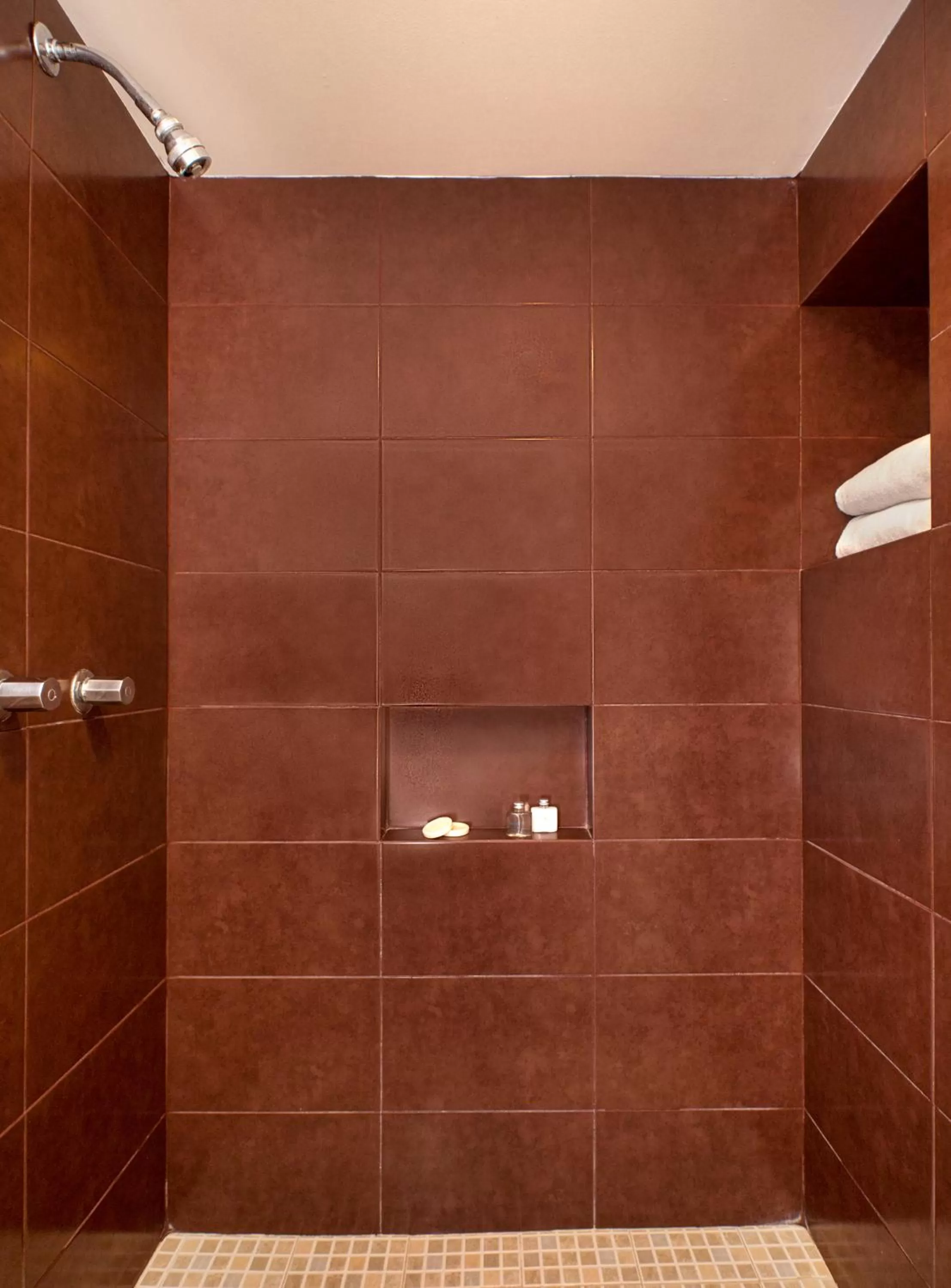 Bathroom in Calinda Beach Acapulco