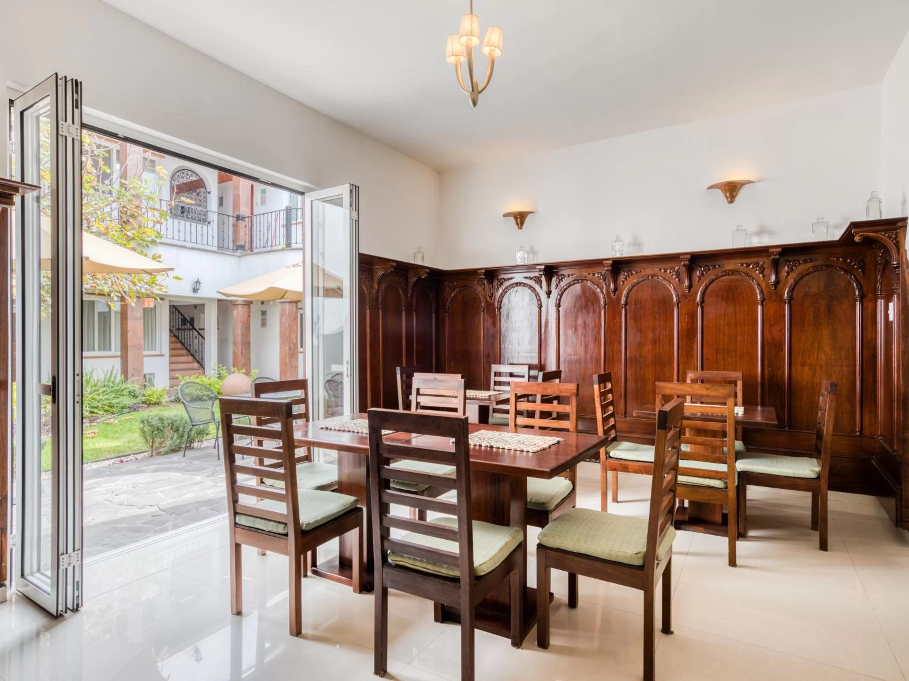 Restaurant/places to eat in Hotel Quinta Allende