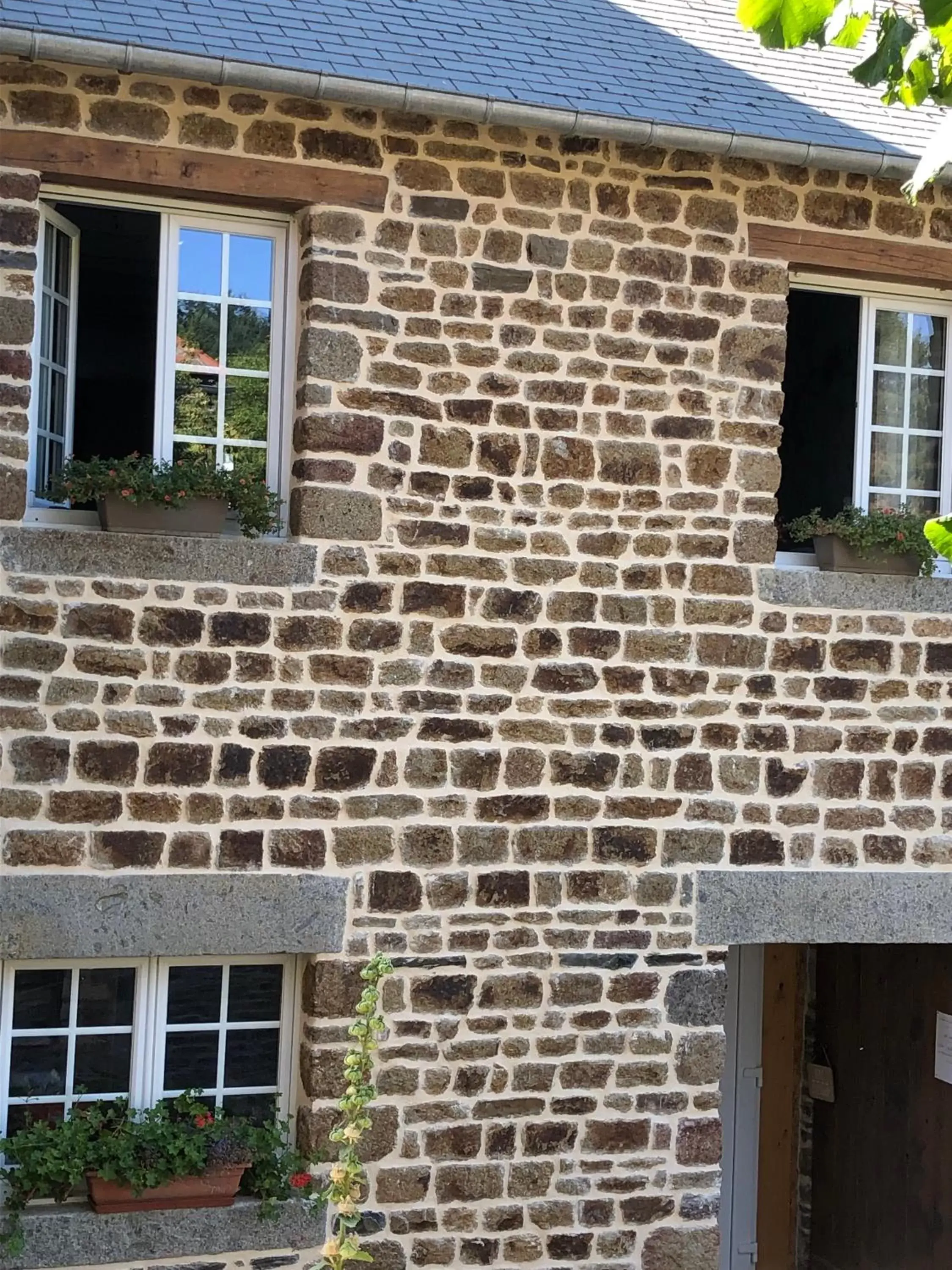 Property Building in "La chambre des TISSERANDS"