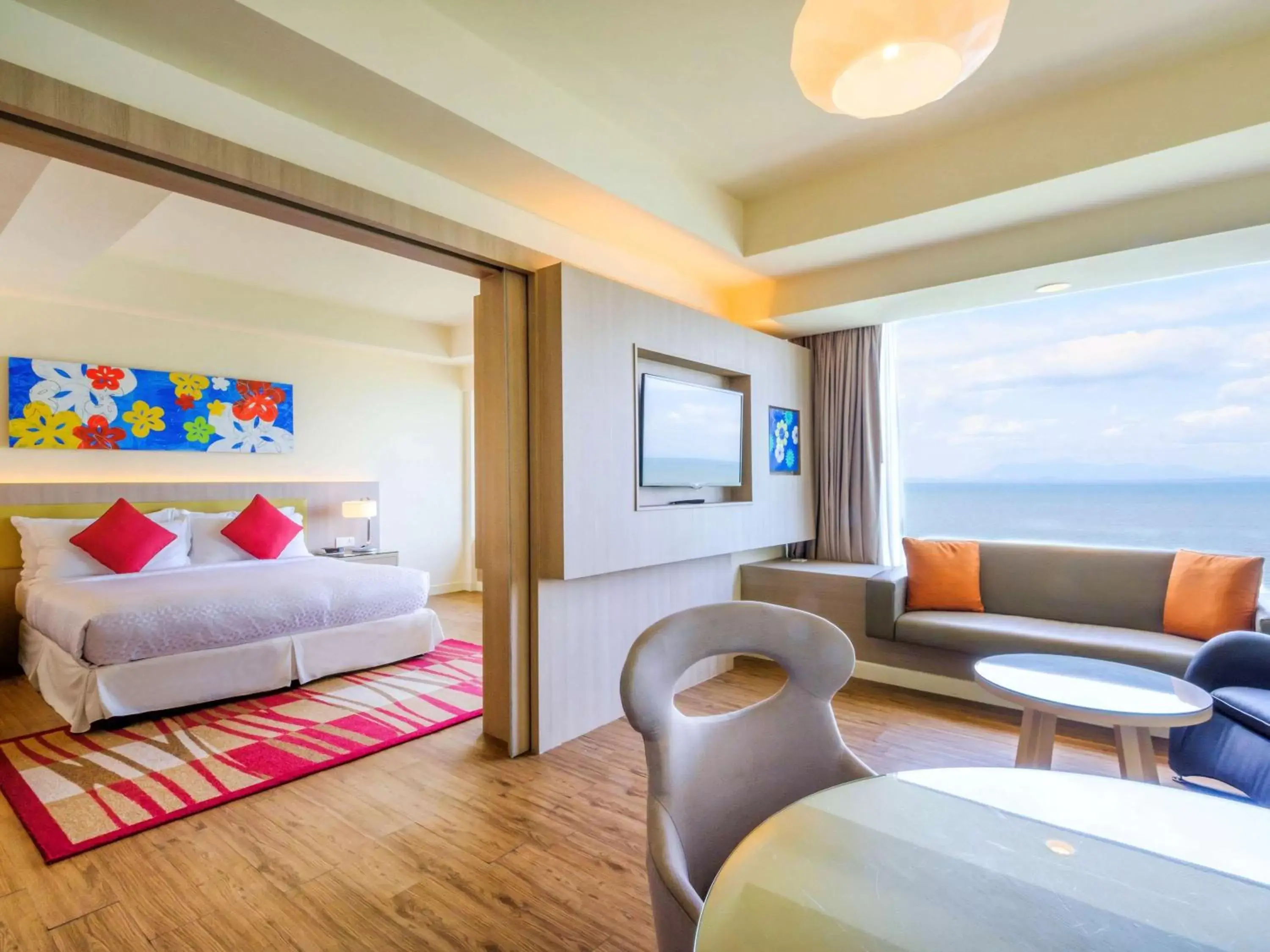 Bedroom, Seating Area in Mercure Penang Beach