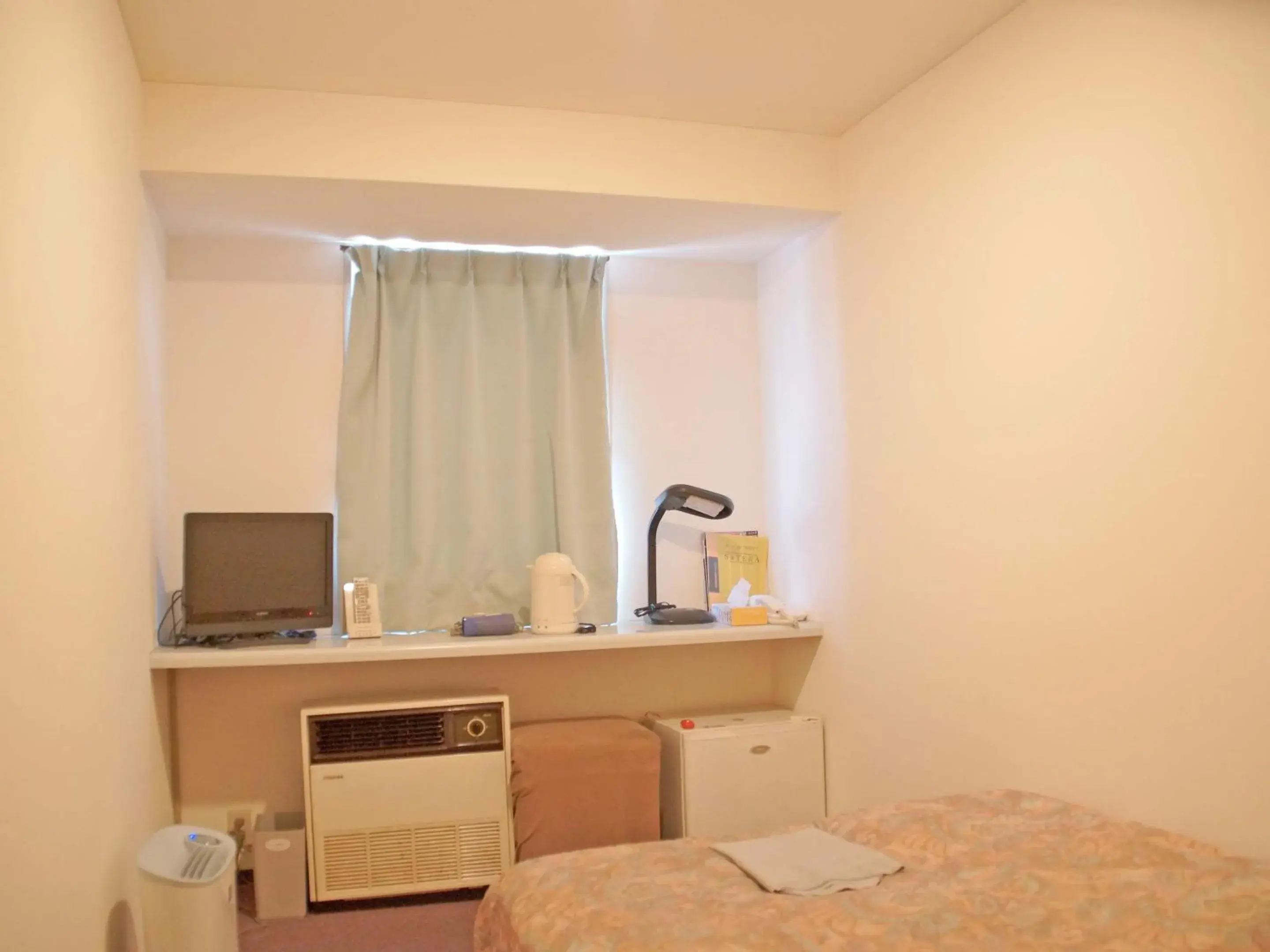 Area and facilities, TV/Entertainment Center in Business Hotel Chateau Est Takamatsu