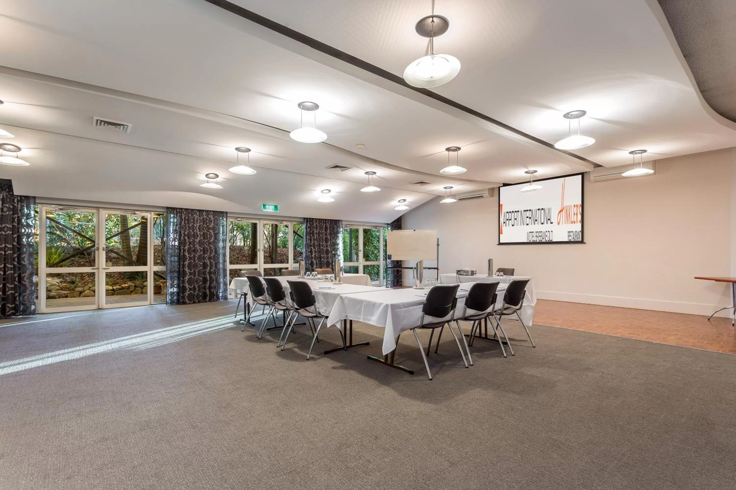 Meeting/conference room in Airport International Motel Brisbane
