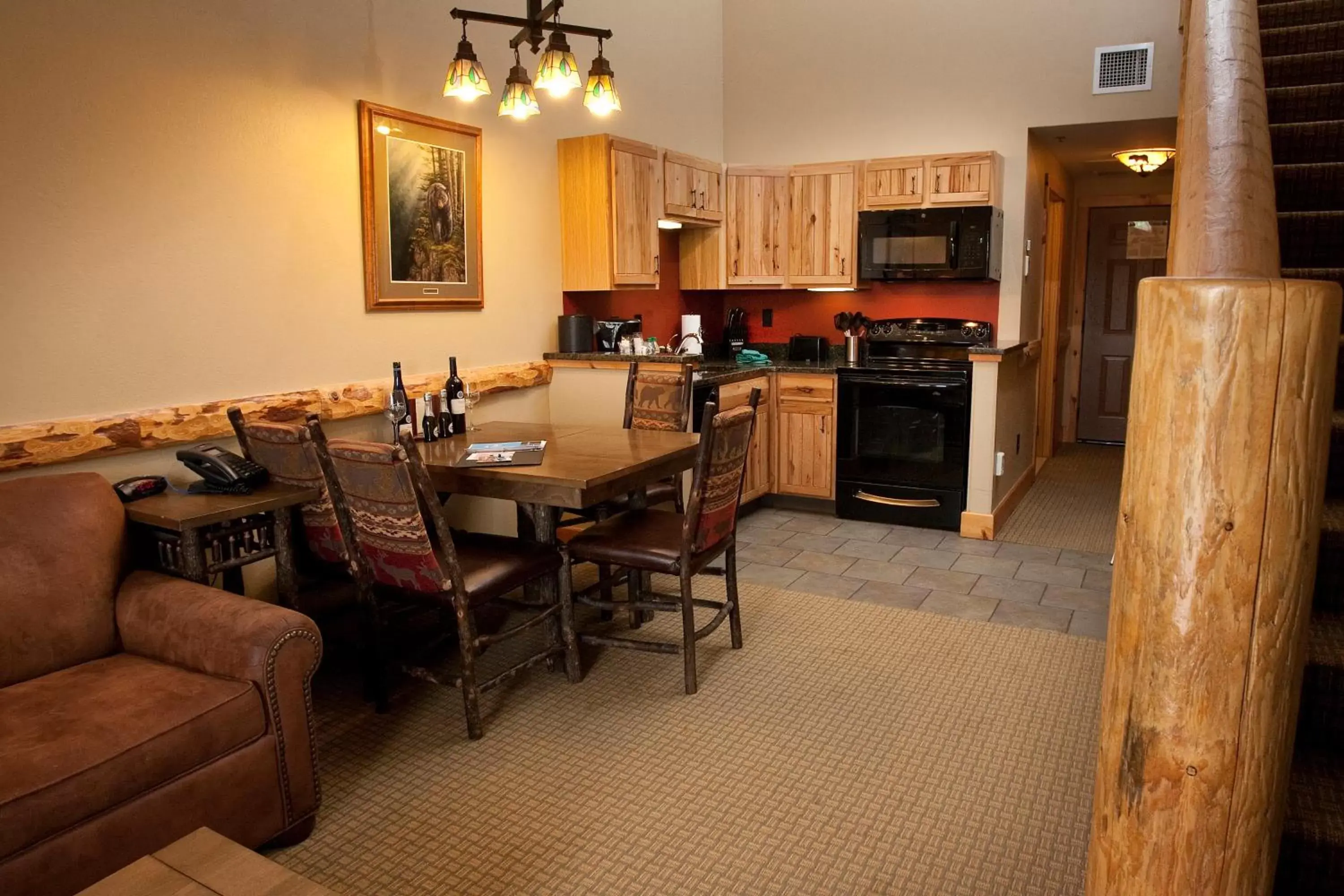 Apartment - Split Level in Hope Lake Lodge & Indoor Waterpark