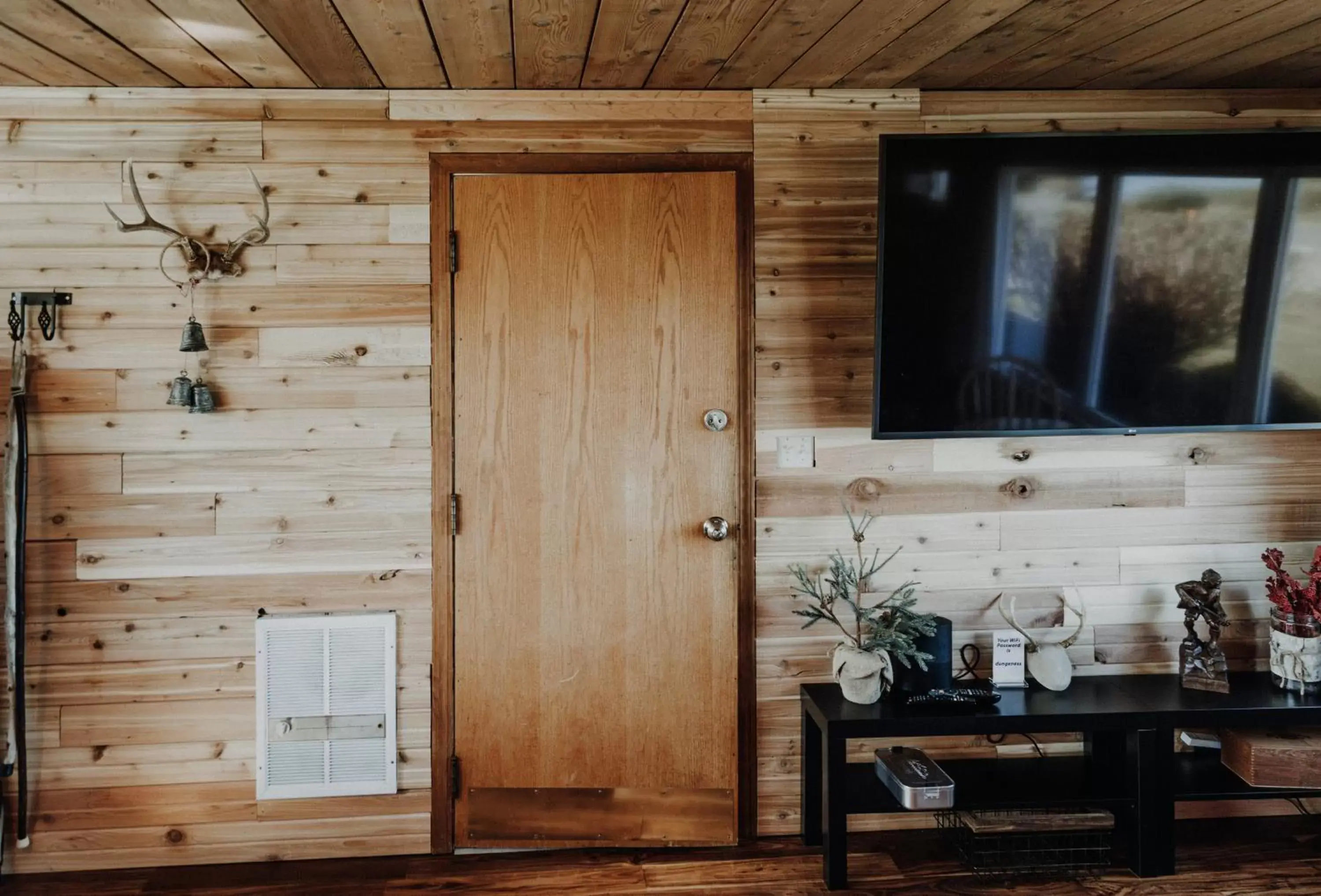 TV/Entertainment Center in Dungeness Bay Cottages