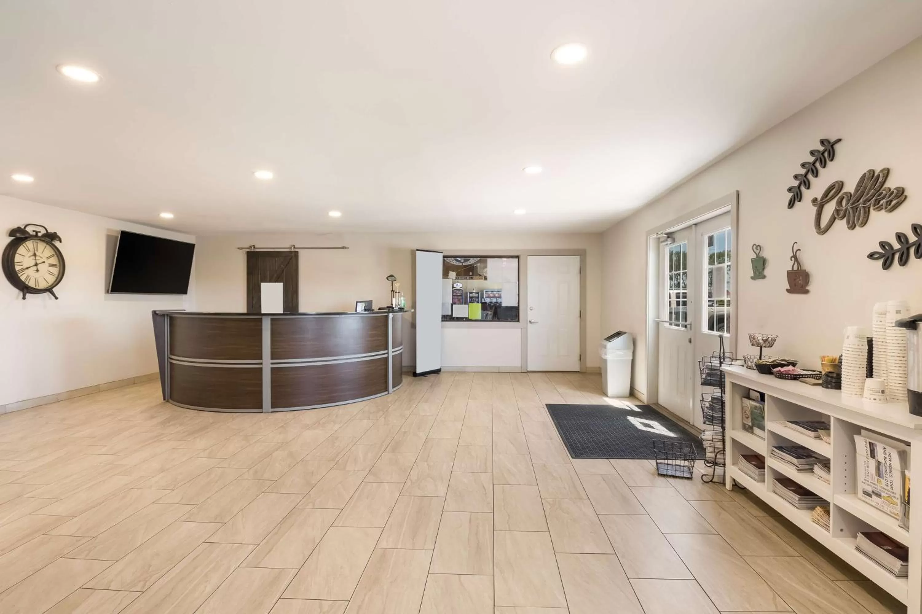 Lobby or reception in SureStay Hotel by Best Western Thomson