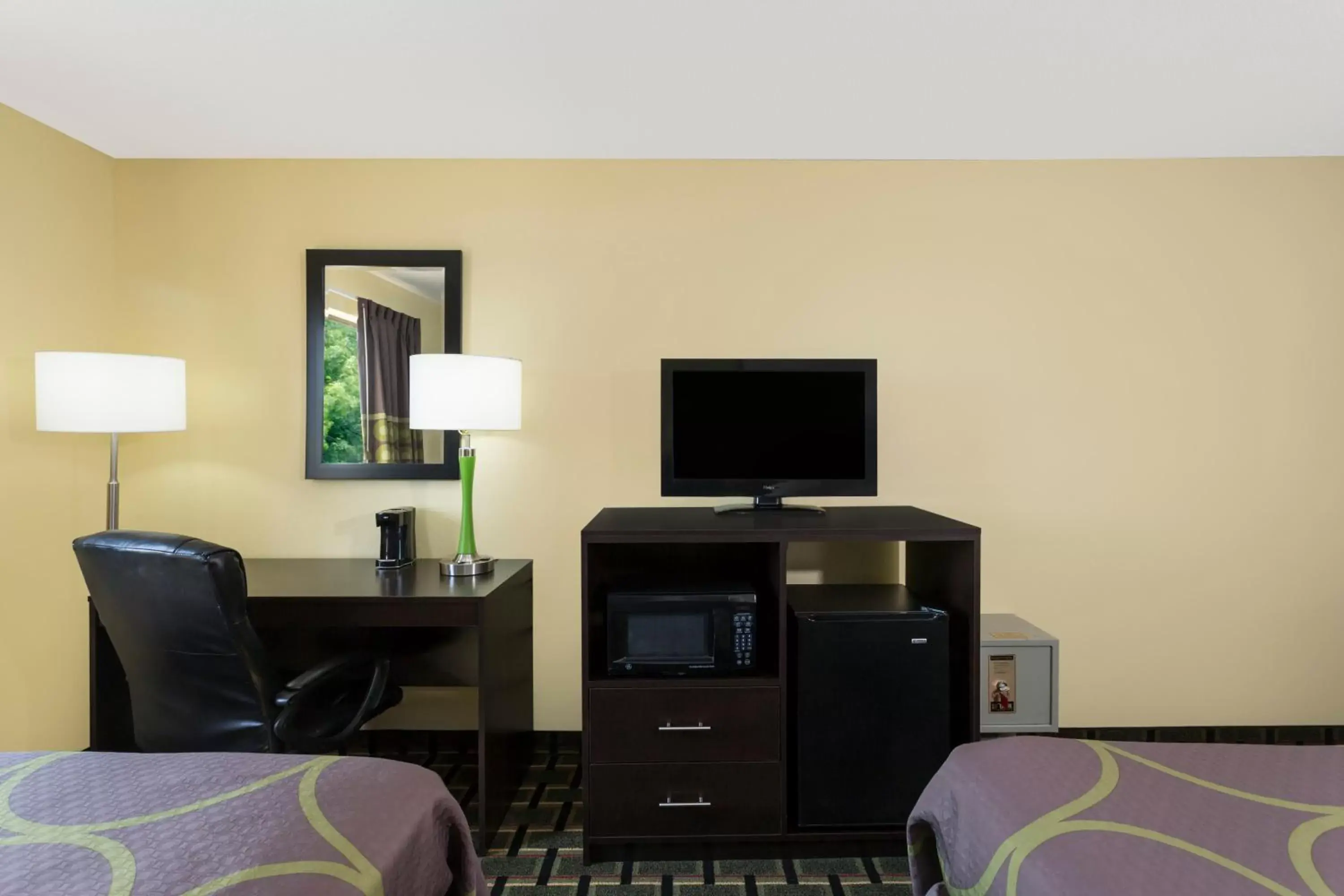 TV and multimedia, TV/Entertainment Center in Super 8 by Wyndham Marietta