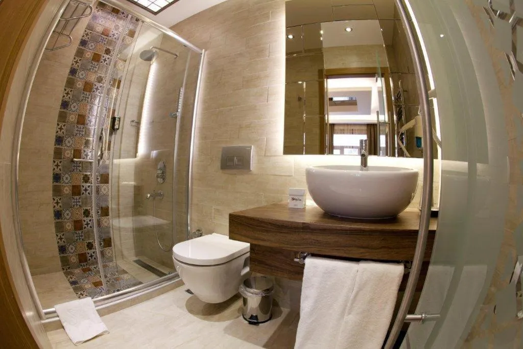 Bathroom in Collage Pera Hotel