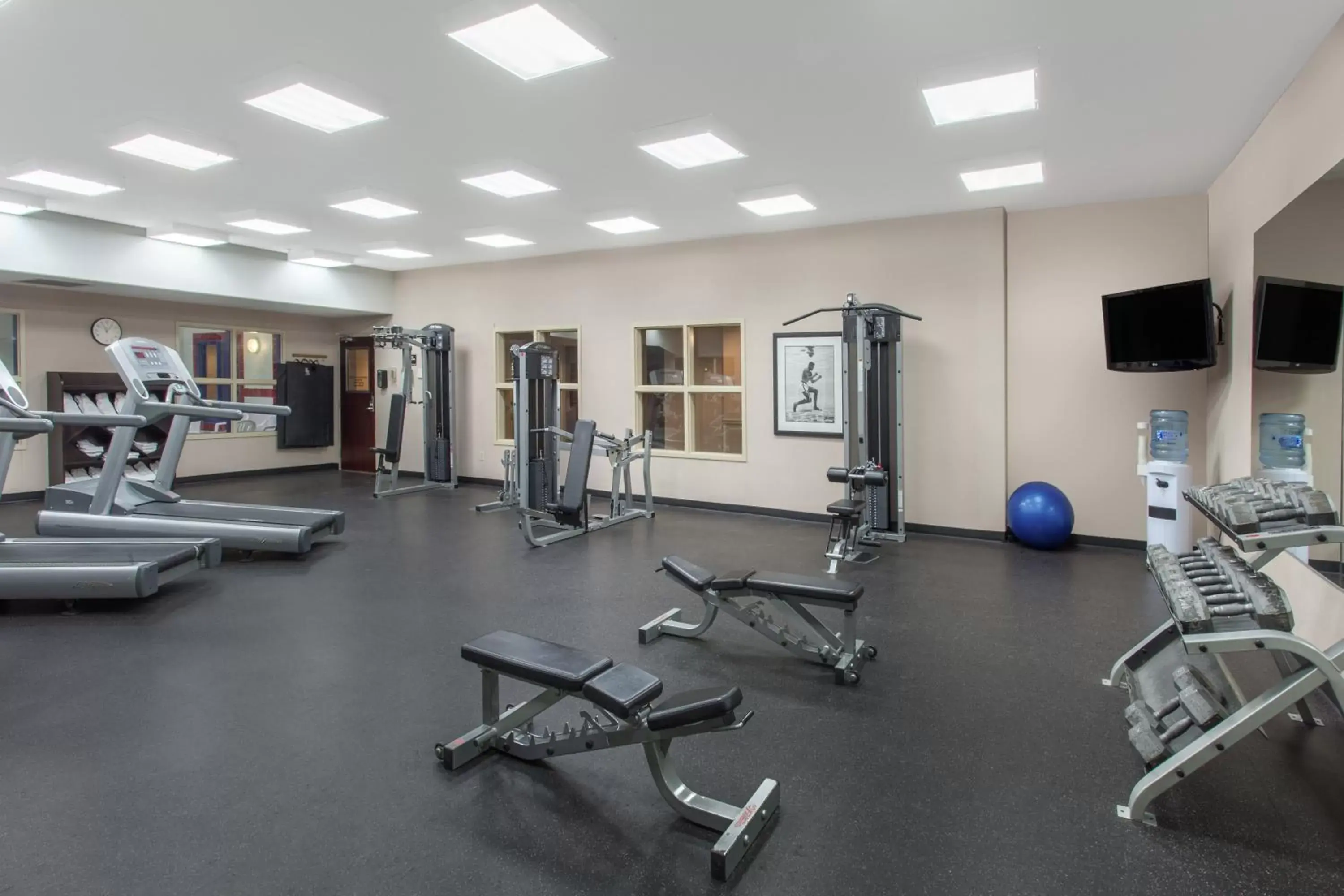 Fitness centre/facilities, Fitness Center/Facilities in Ramada by Wyndham Brooks