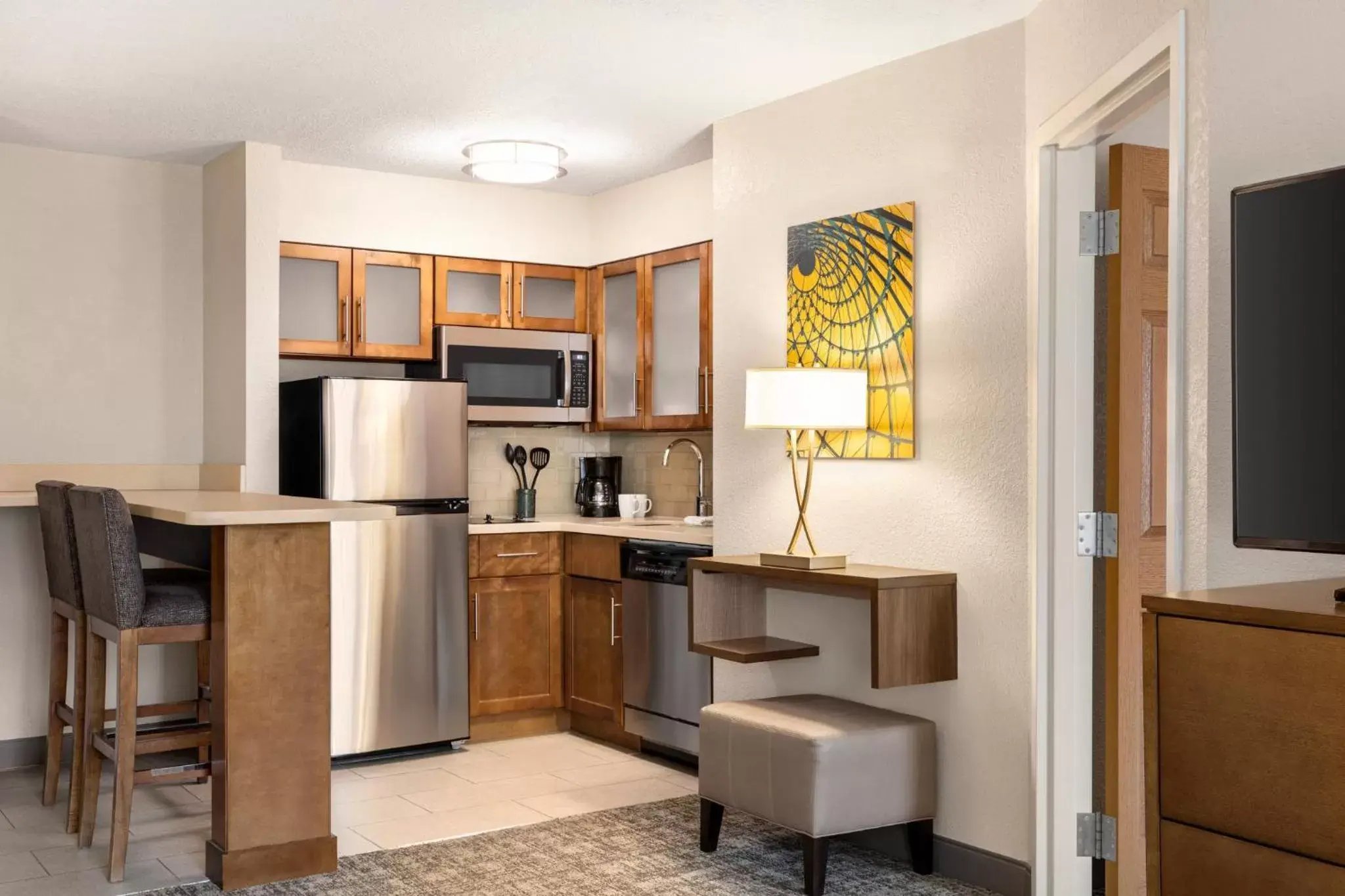 Photo of the whole room, Kitchen/Kitchenette in Staybridge Suites Fort Wayne, an IHG Hotel