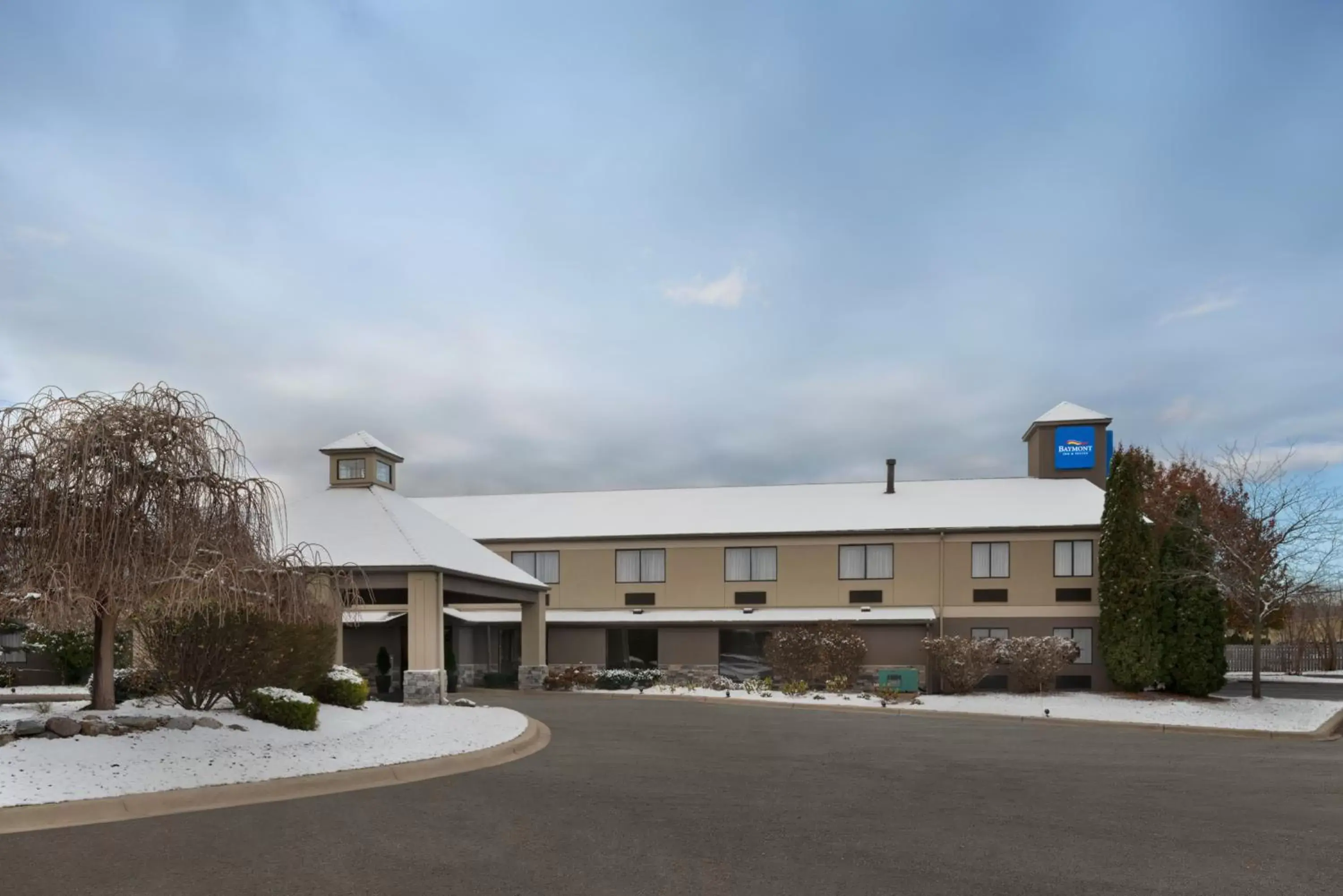 Facade/entrance, Property Building in Baymont by Wyndham Belleville Airport Area Free Airport Shuttle