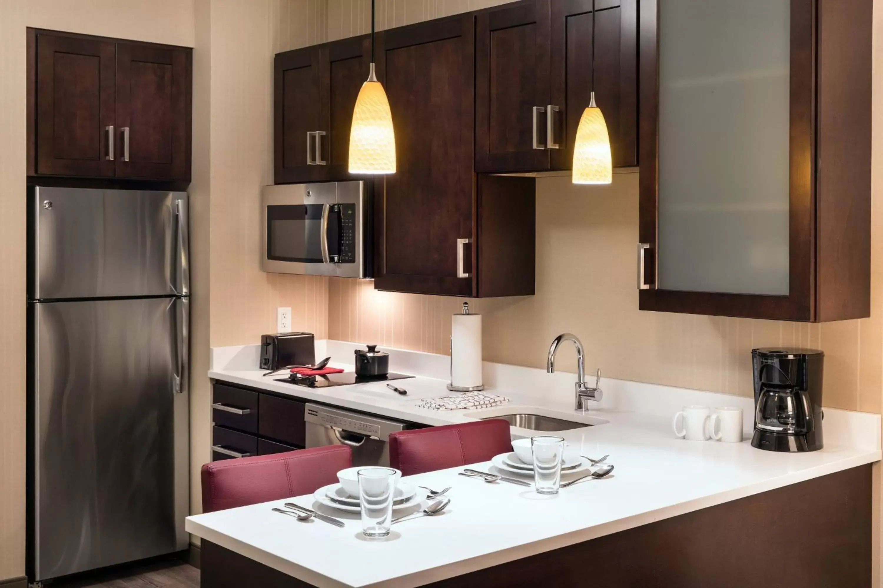 Kitchen or kitchenette, Kitchen/Kitchenette in Residence Inn by Marriott Chicago Downtown/Loop