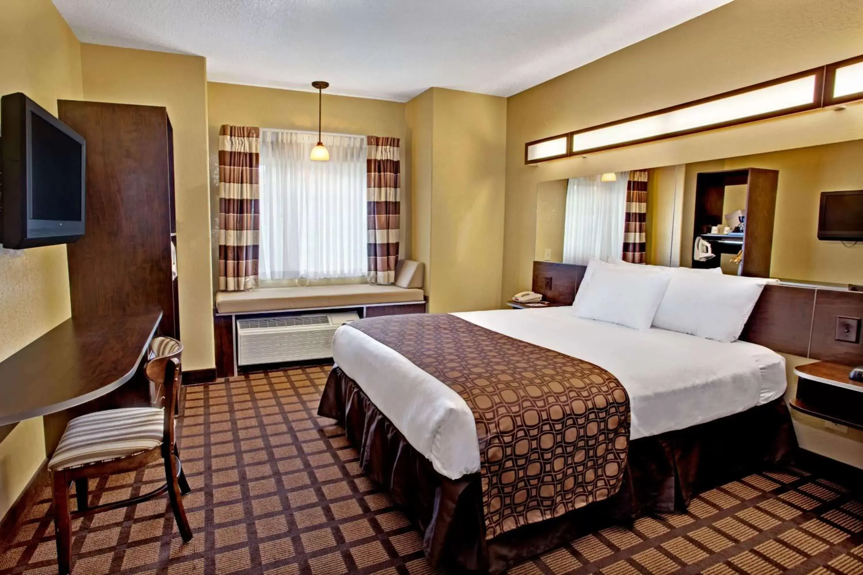 Photo of the whole room, Bed in Microtel Inn & Suites - Cartersville
