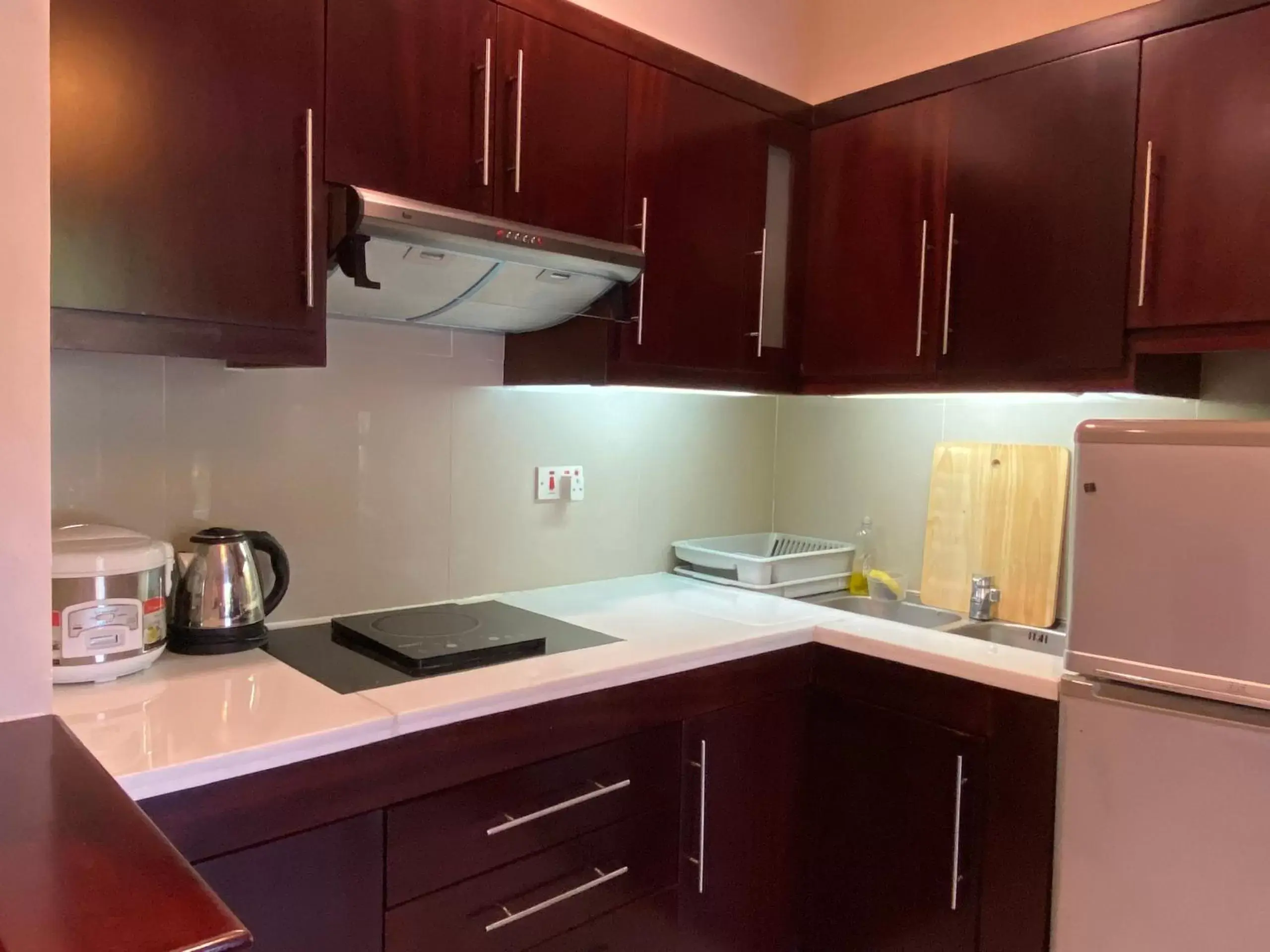 Kitchen or kitchenette, Kitchen/Kitchenette in OSC Sunrise Apartment